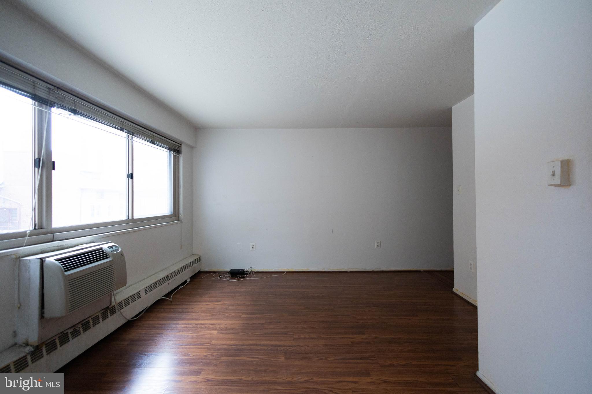 LOGAN SQUARE - Residential Lease