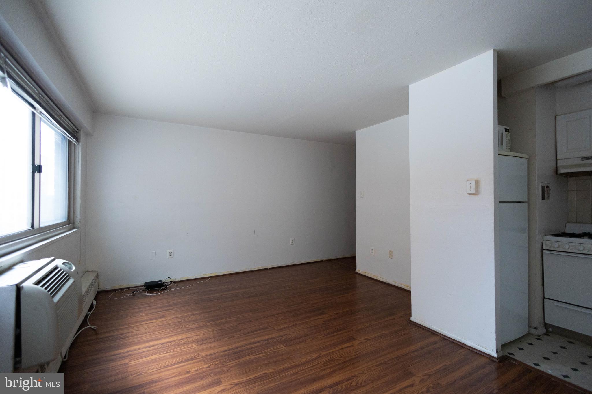 LOGAN SQUARE - Residential Lease