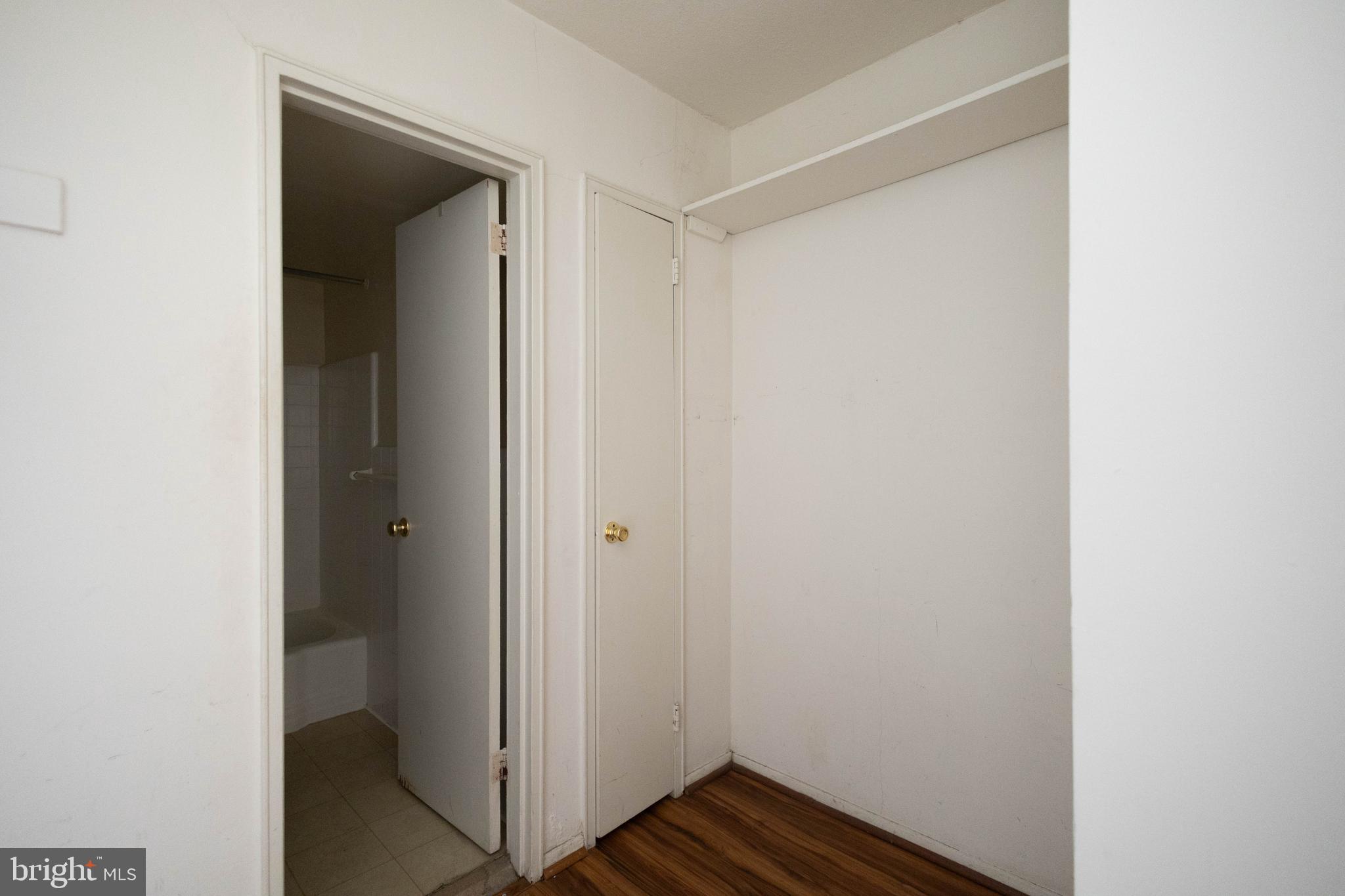 LOGAN SQUARE - Residential Lease