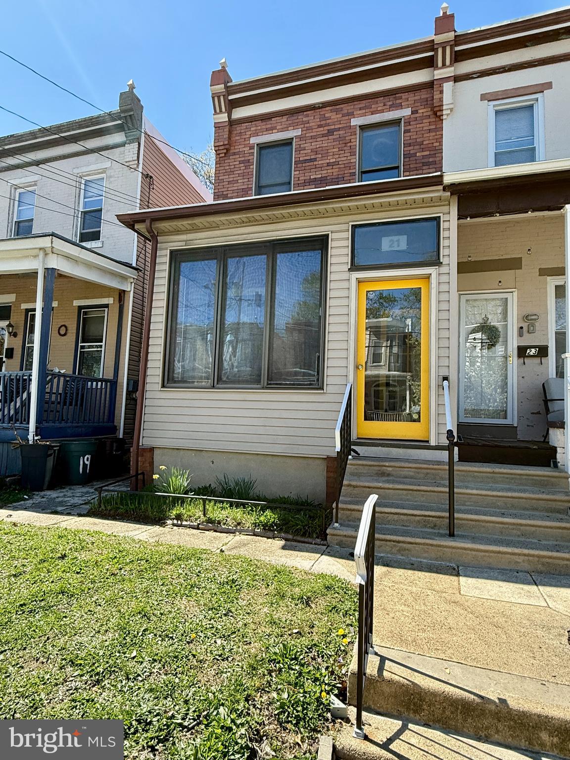 21 E COLLINGS AVENUE
