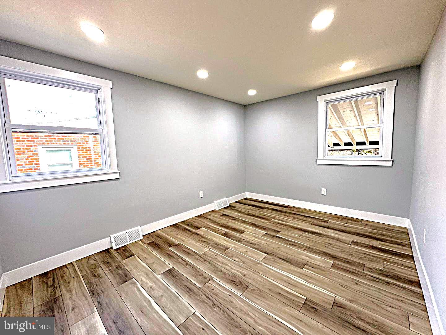 ROXBOROUGH - Residential