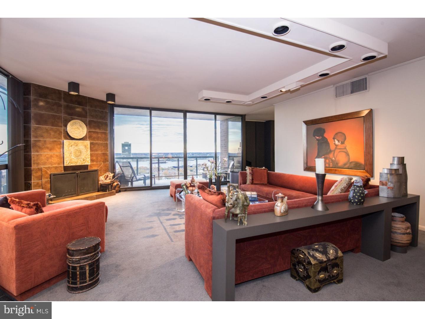 SOCIETY HILL - Residential