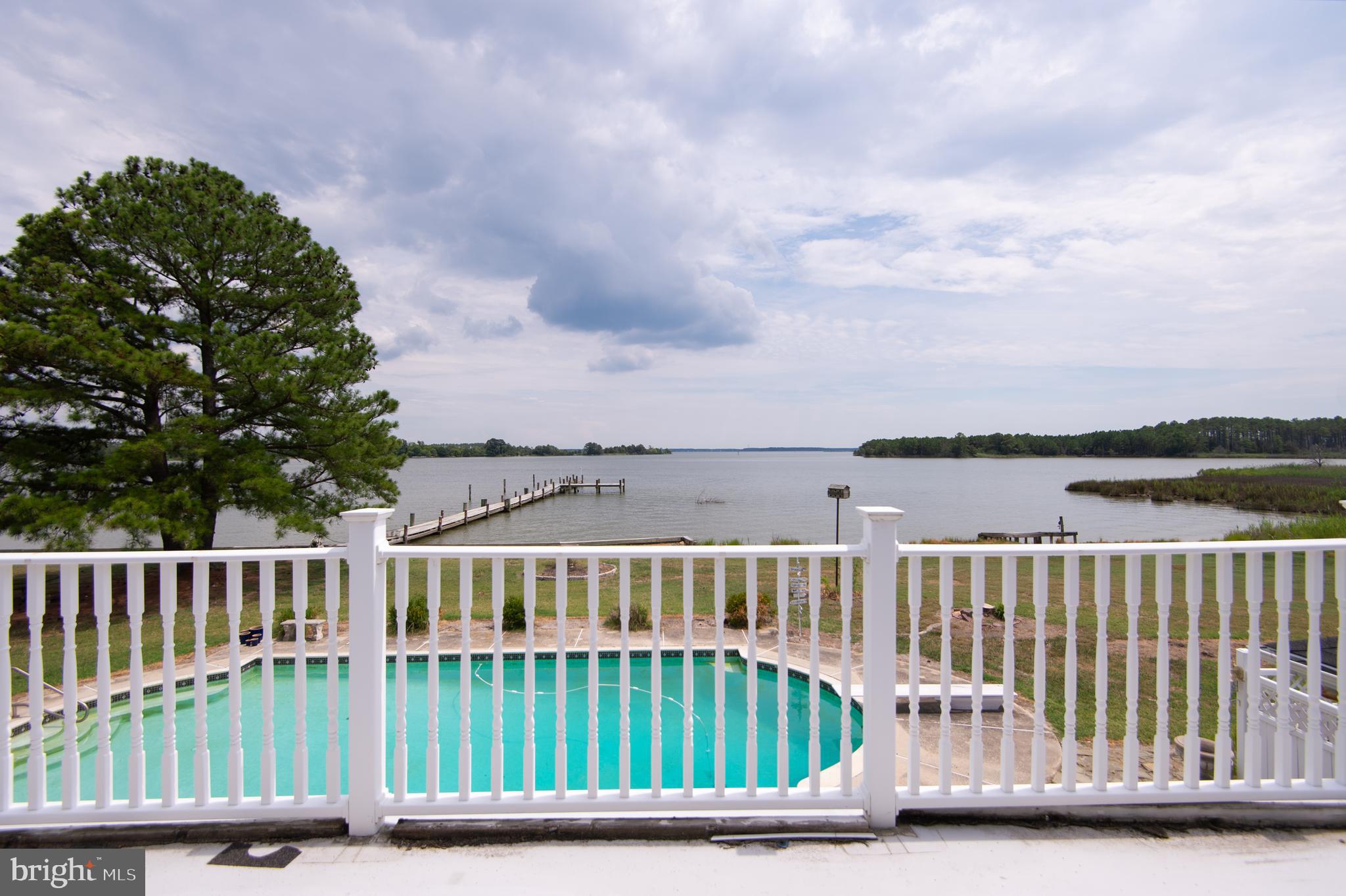 NECK DISTRICT/HUDSON - Residential