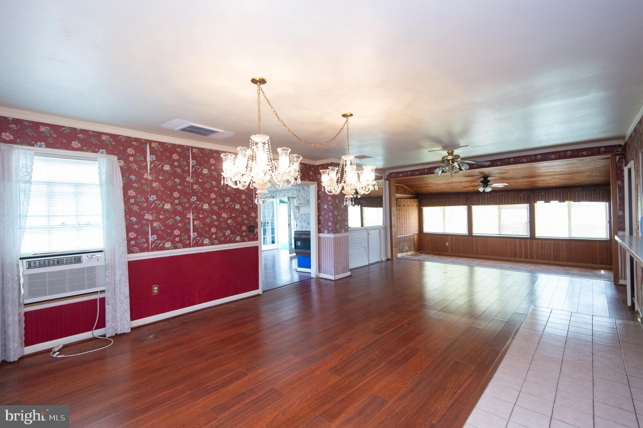 NECK DISTRICT/HUDSON - Residential