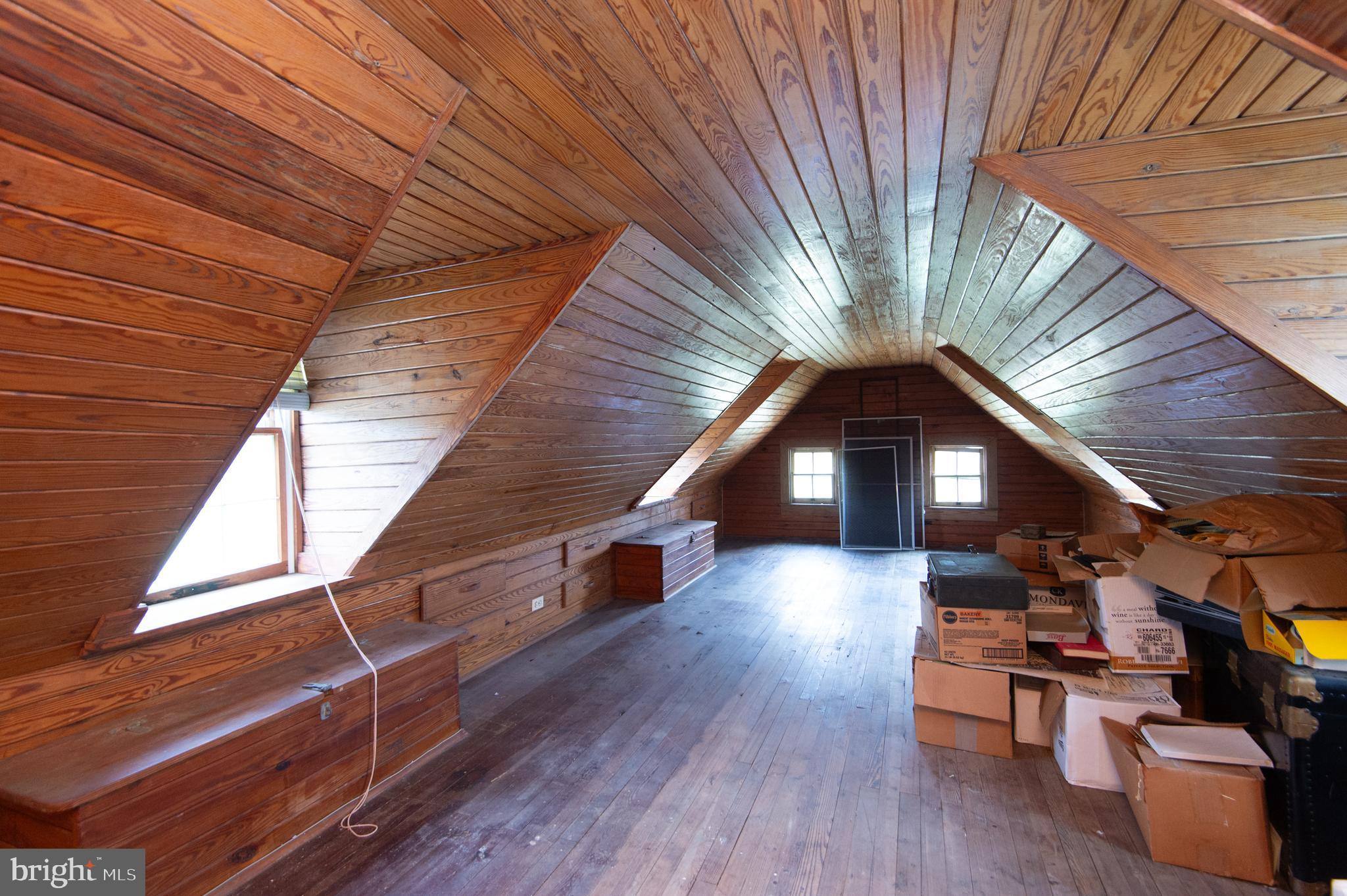 NECK DISTRICT/HUDSON - Residential