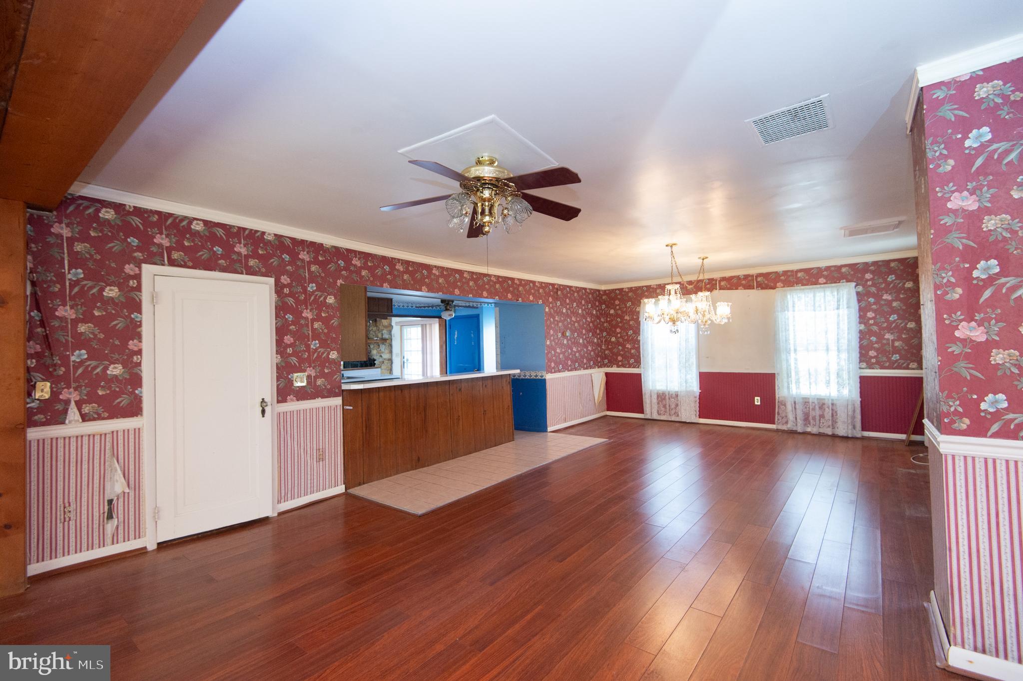 NECK DISTRICT/HUDSON - Residential