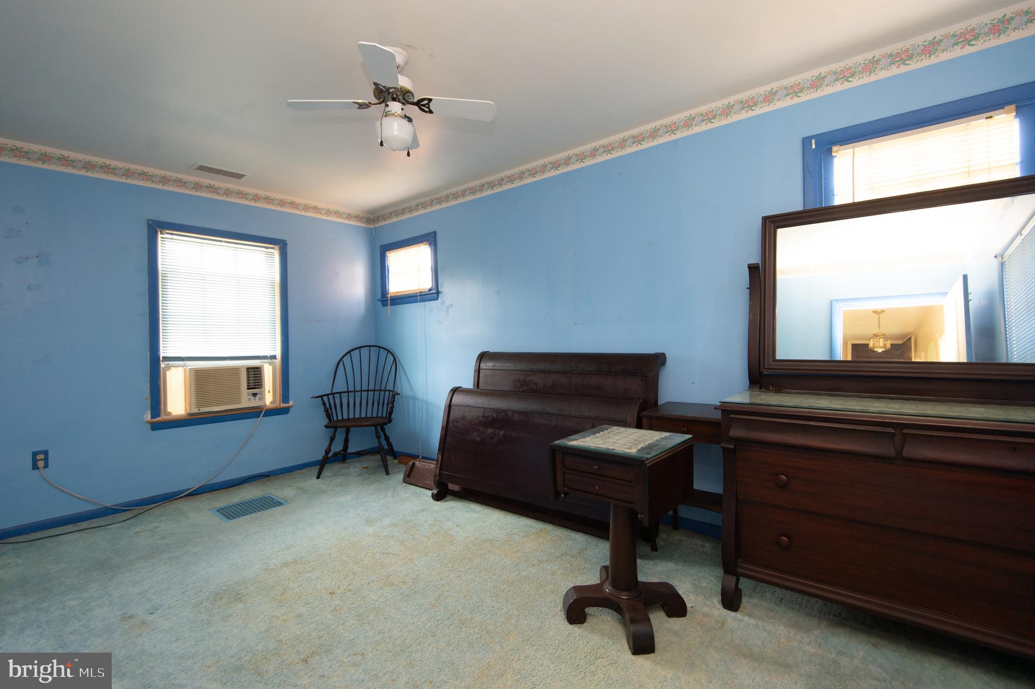 NECK DISTRICT/HUDSON - Residential