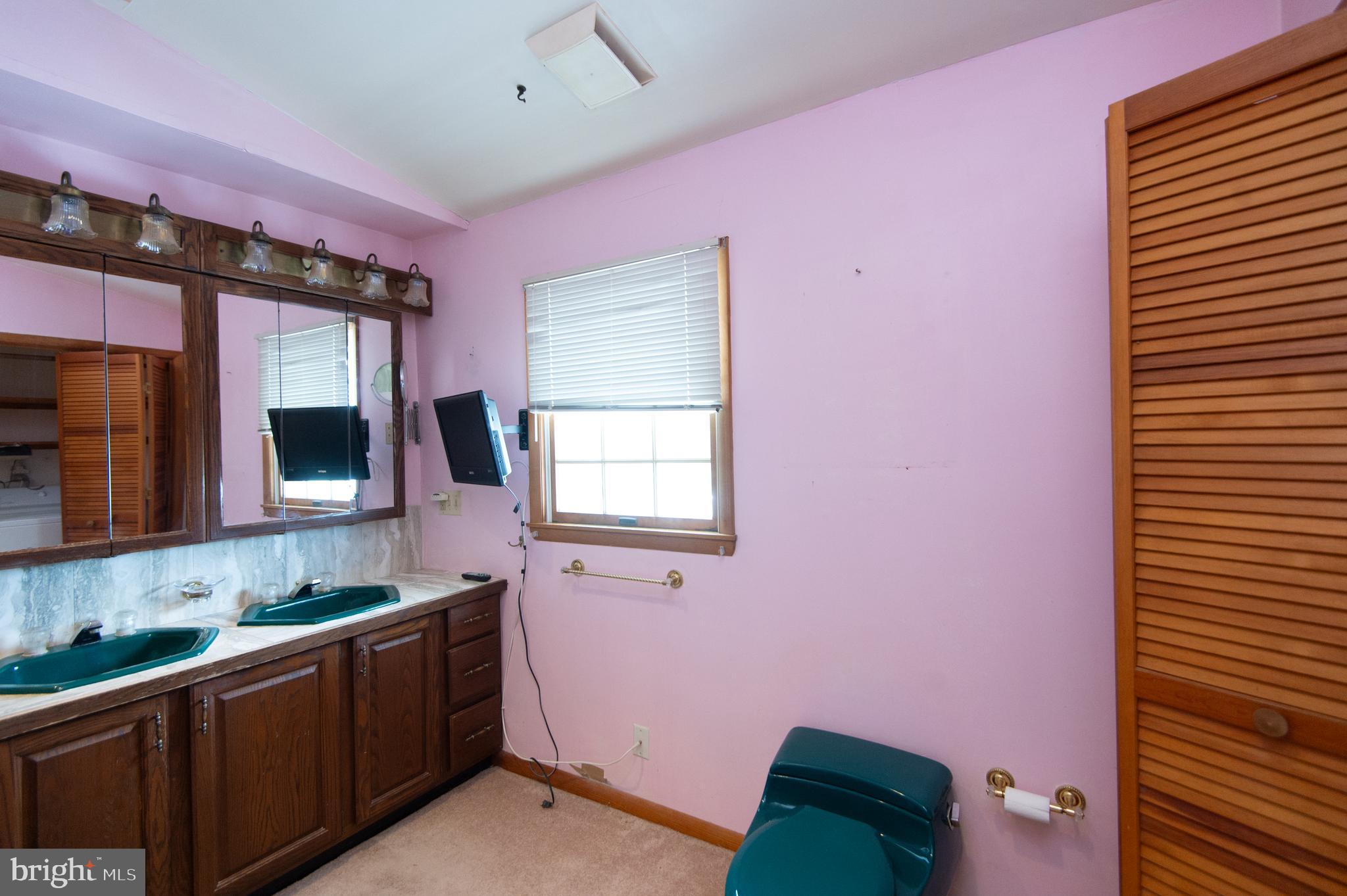 NECK DISTRICT/HUDSON - Residential