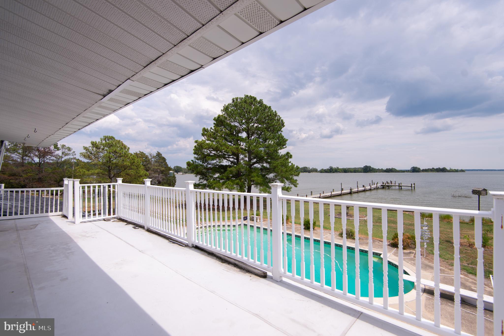 NECK DISTRICT/HUDSON - Residential