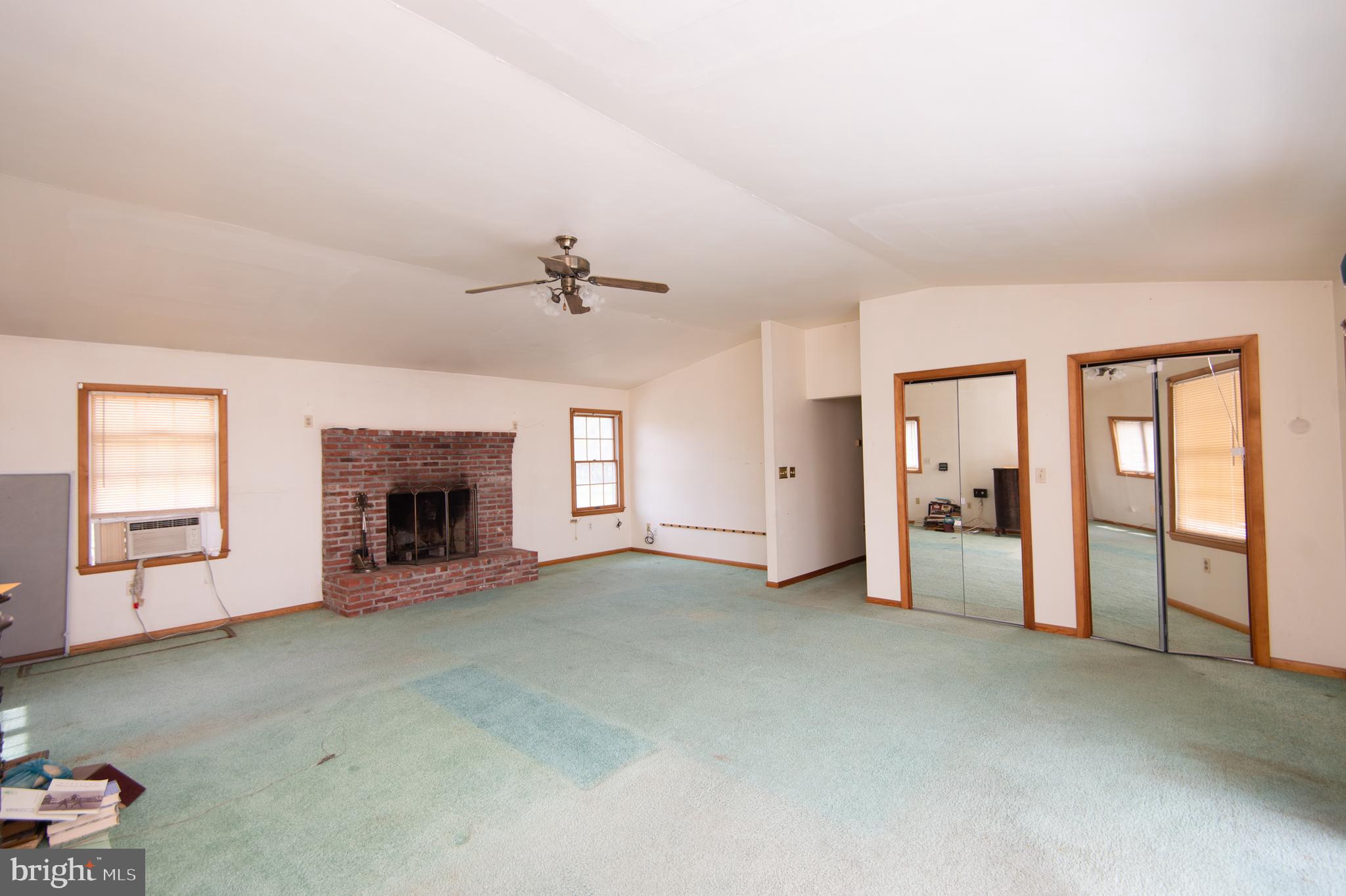 NECK DISTRICT/HUDSON - Residential