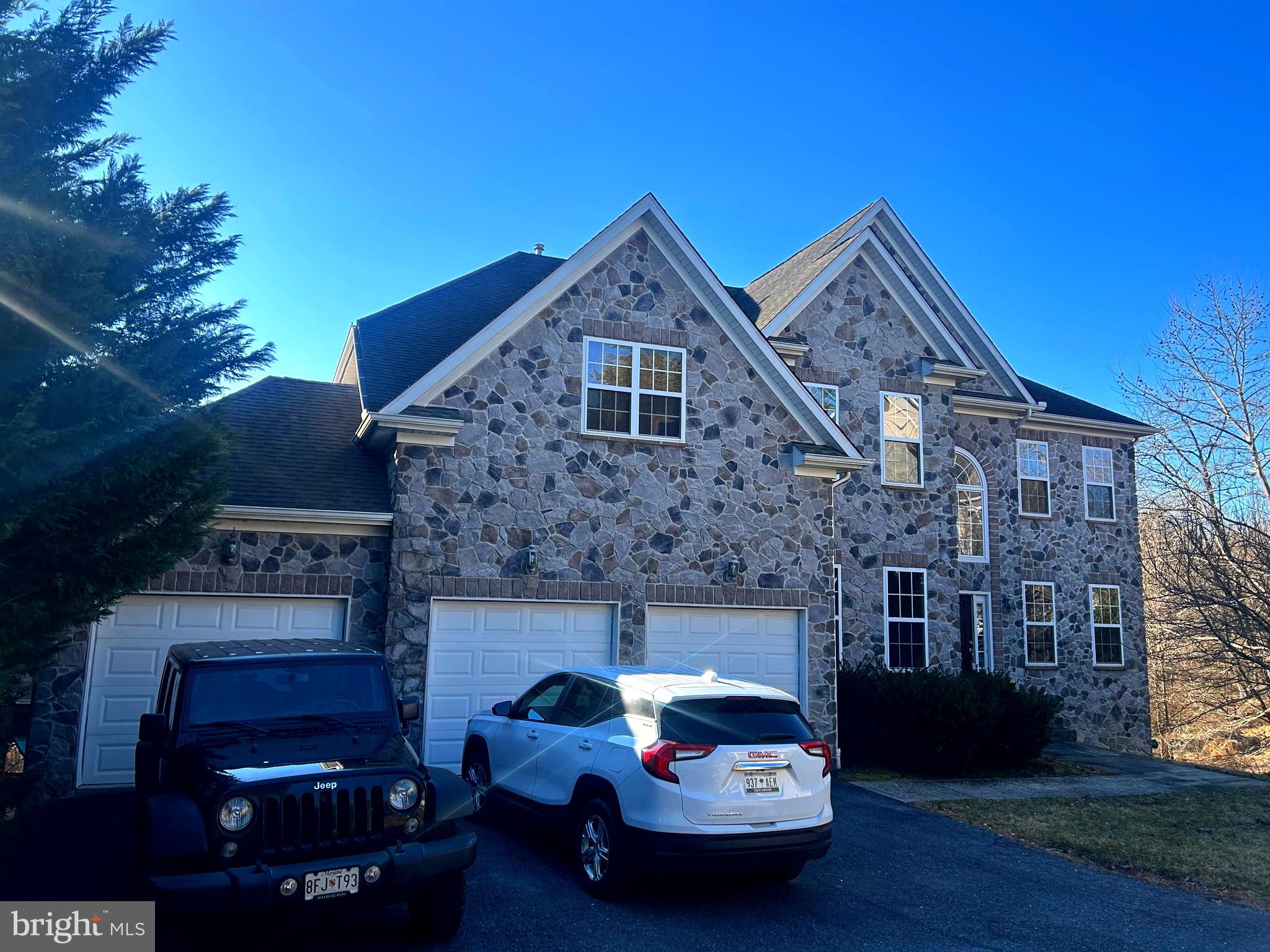 4382 STONECREST DRIVE