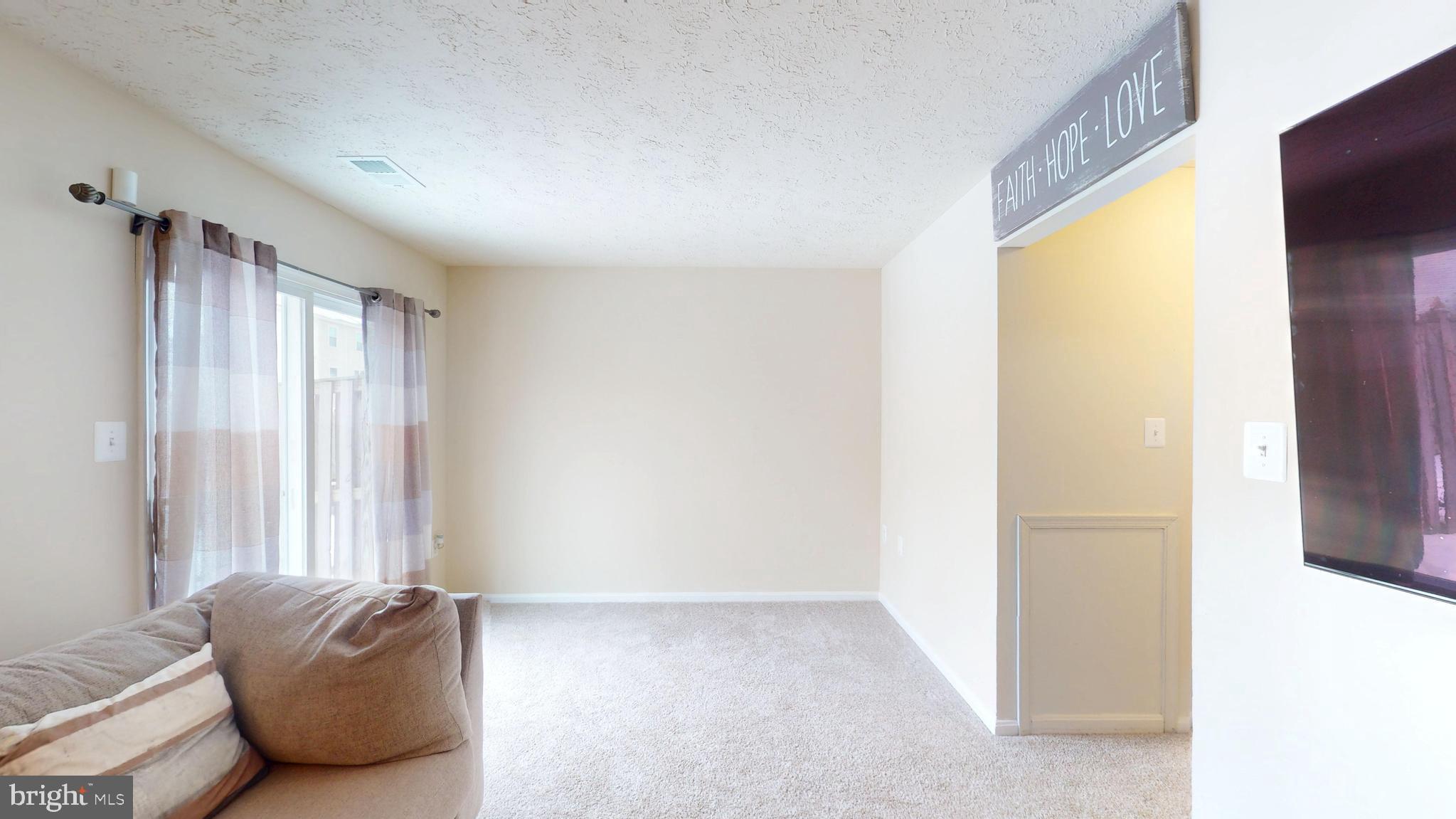 RIVERSIDE RUN - Residential