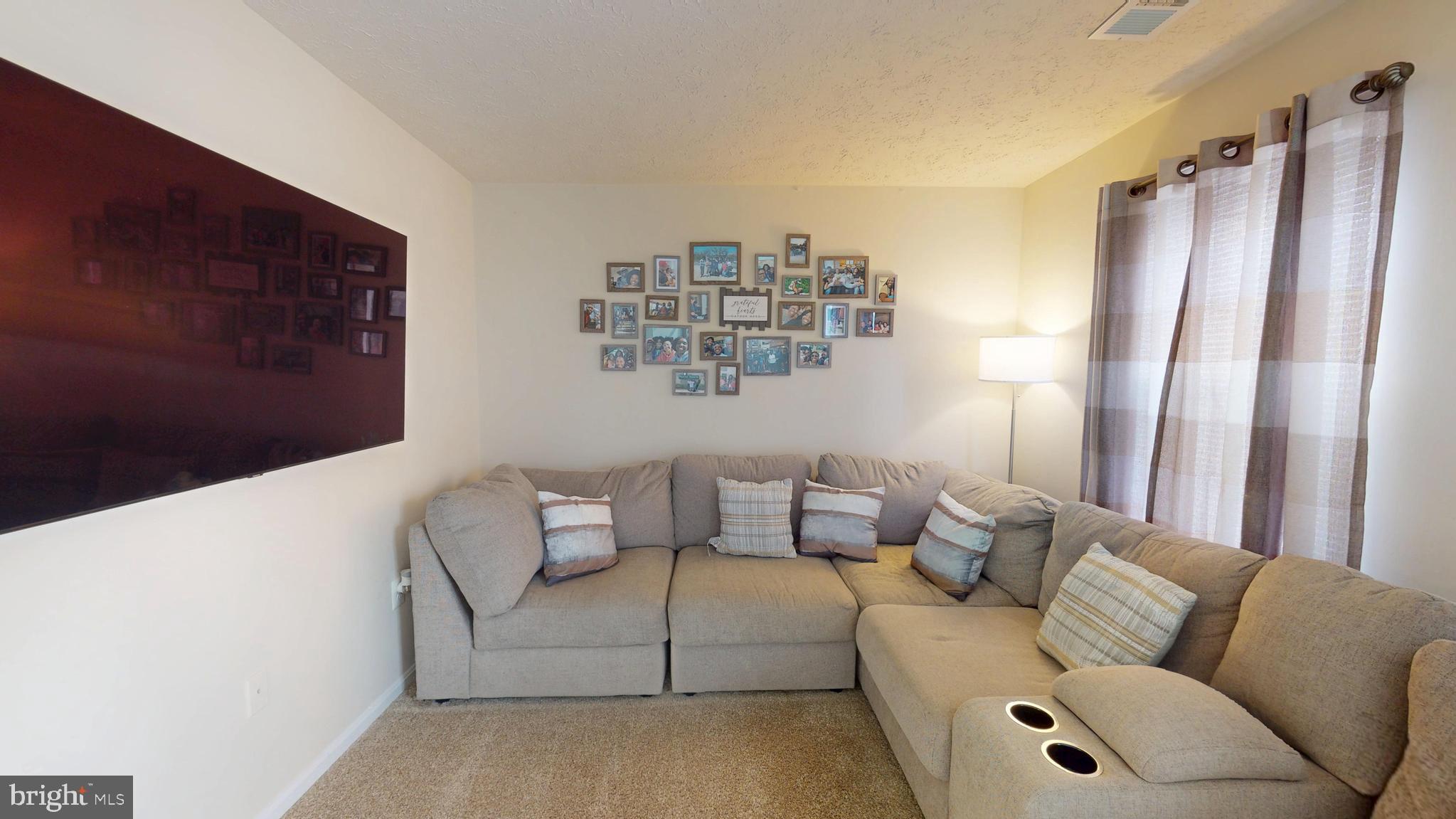 RIVERSIDE RUN - Residential