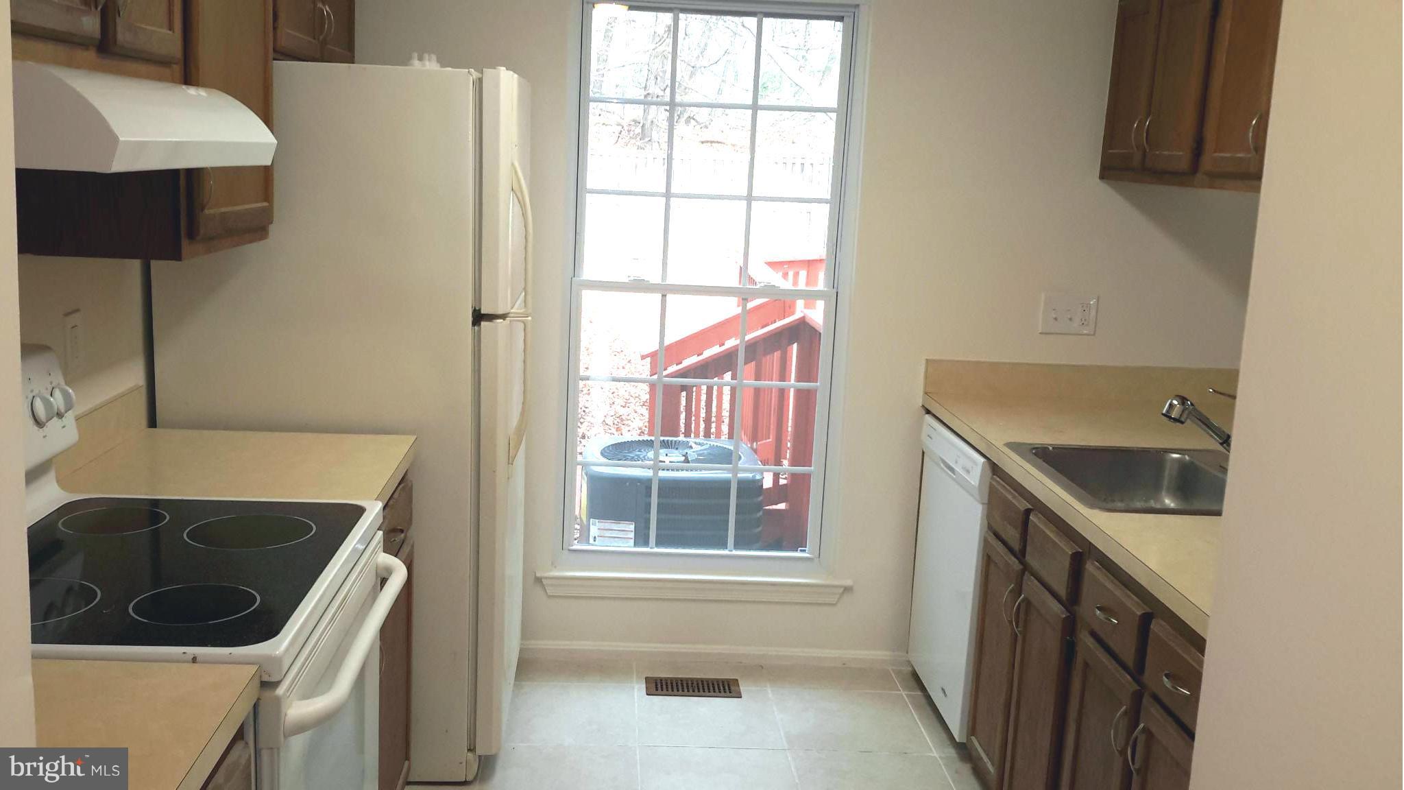 PADONIA COMPLEX - Residential Lease