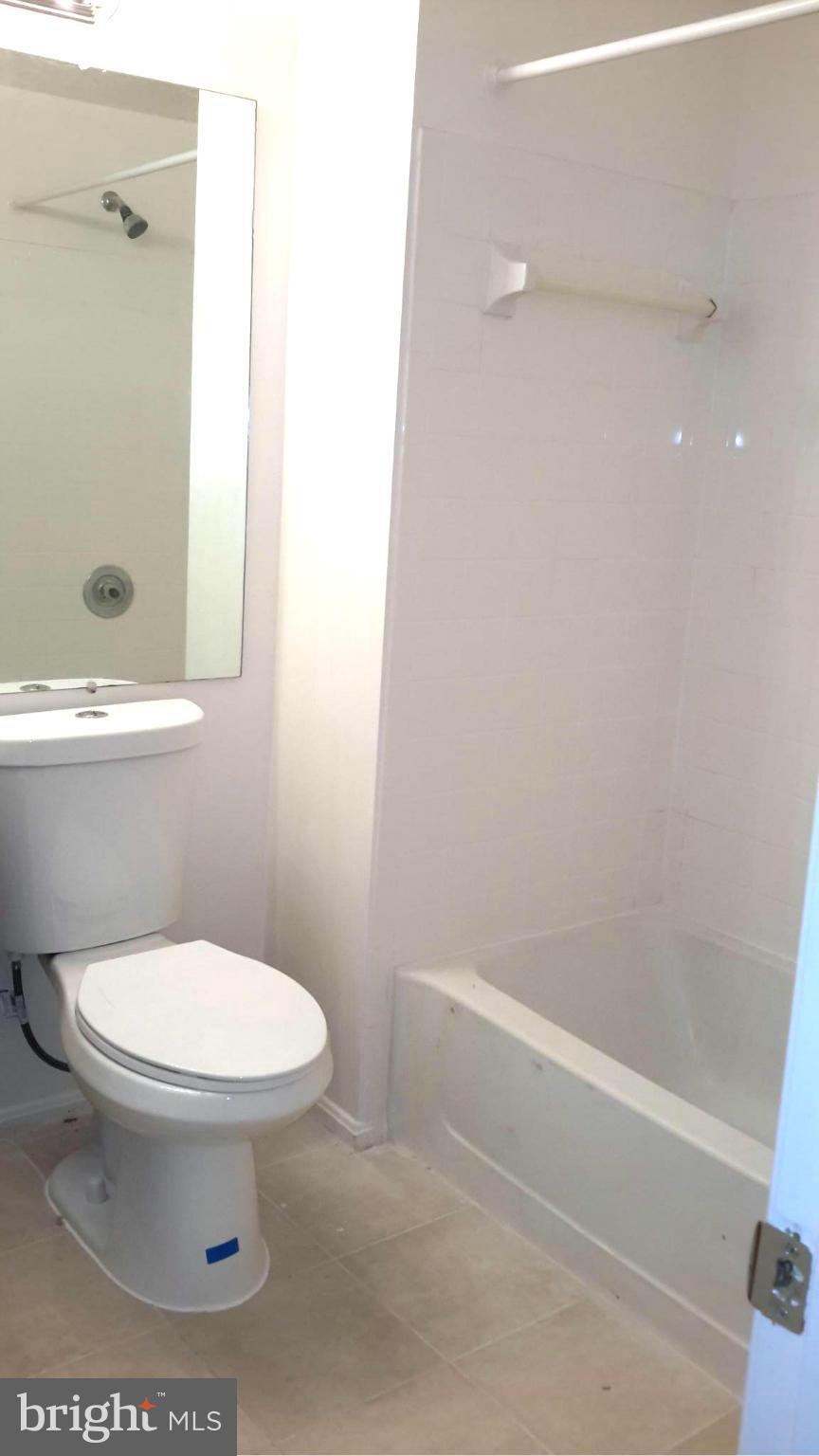 PADONIA COMPLEX - Residential Lease