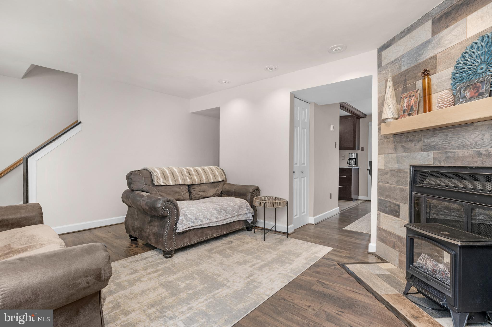 REVELL DOWNS - Residential