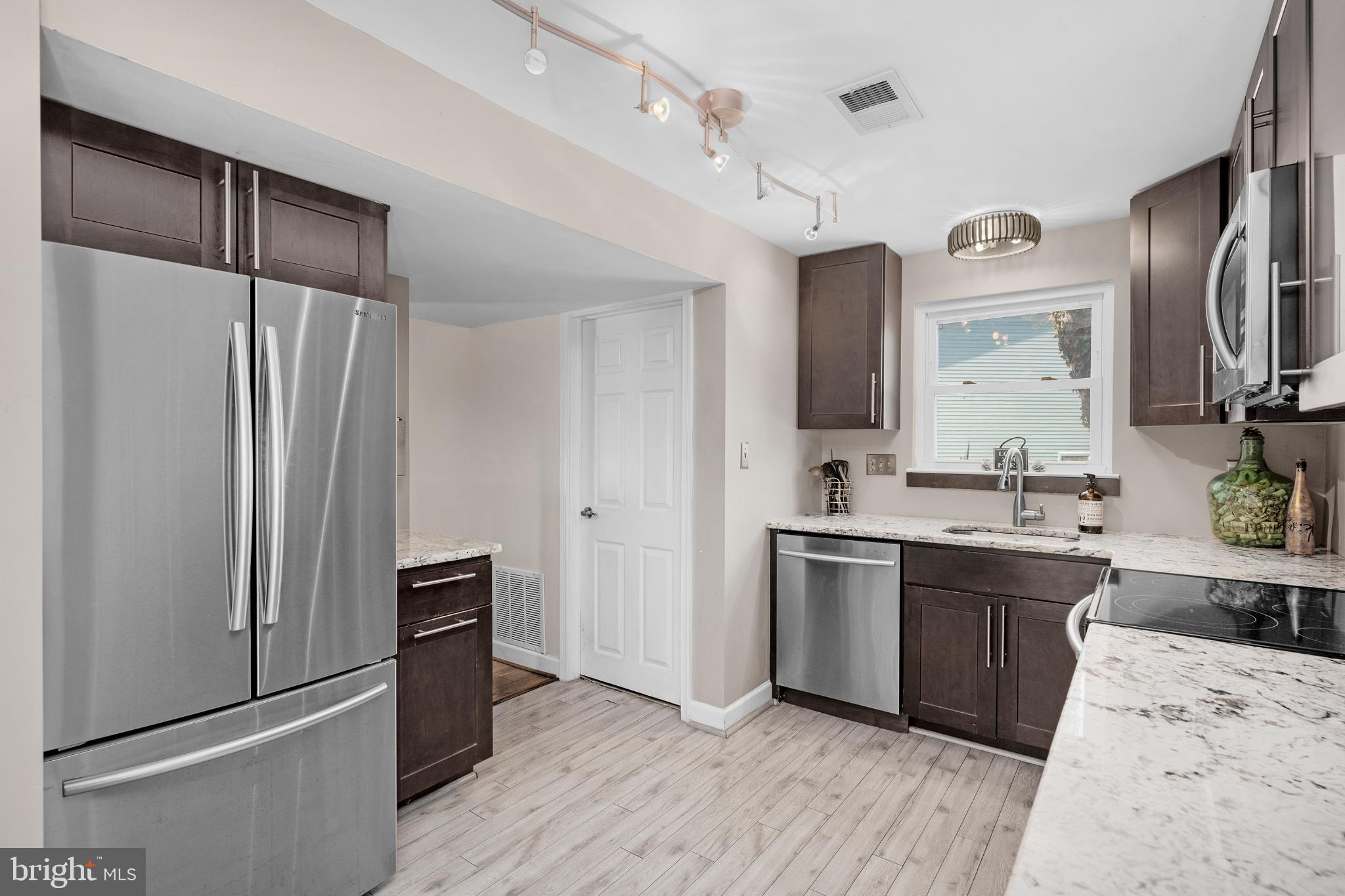 REVELL DOWNS - Residential