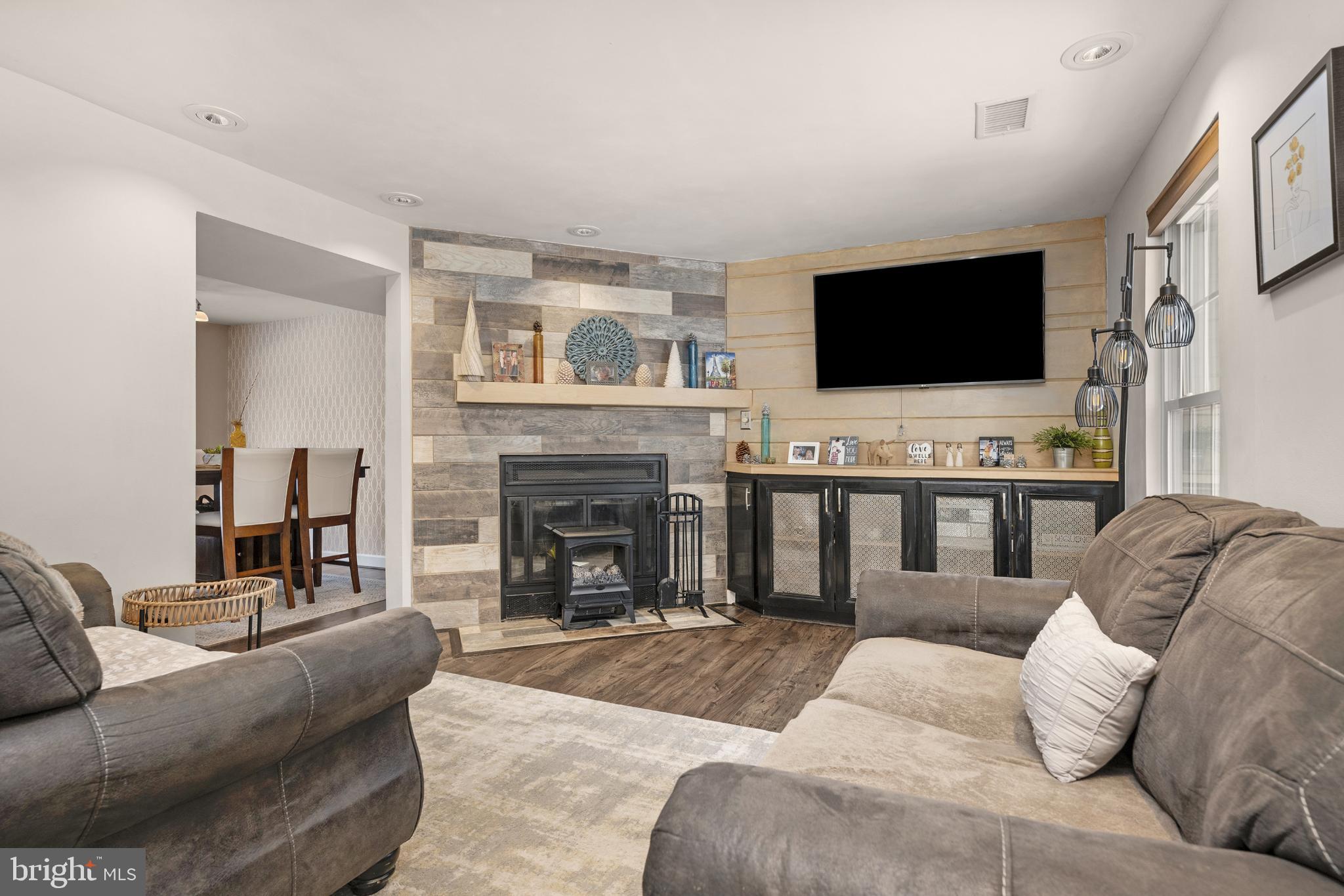 REVELL DOWNS - Residential