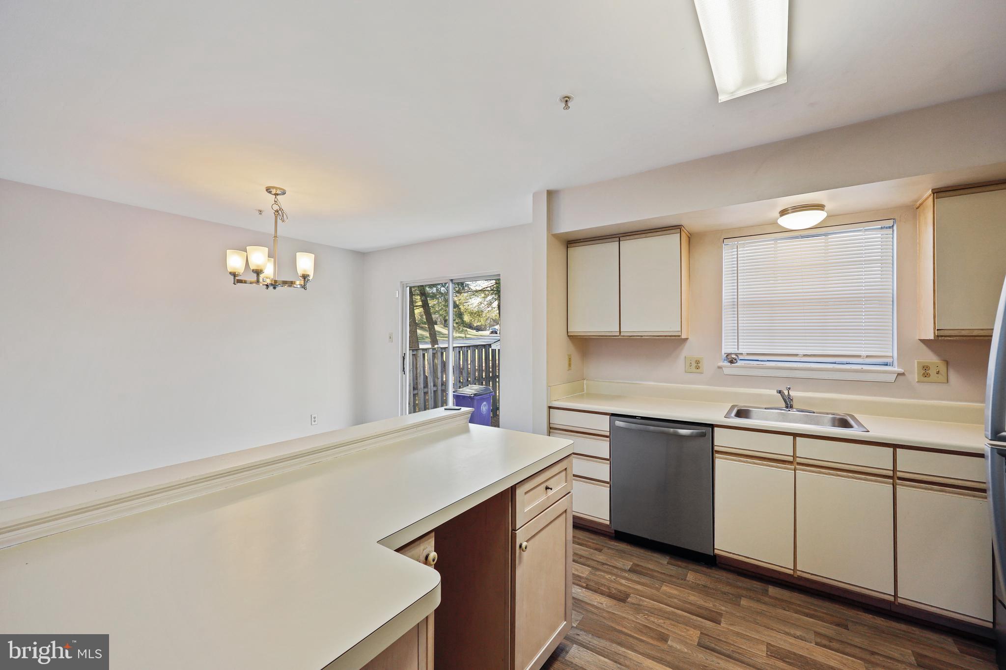 ROBIN MEADOWS - Residential Lease