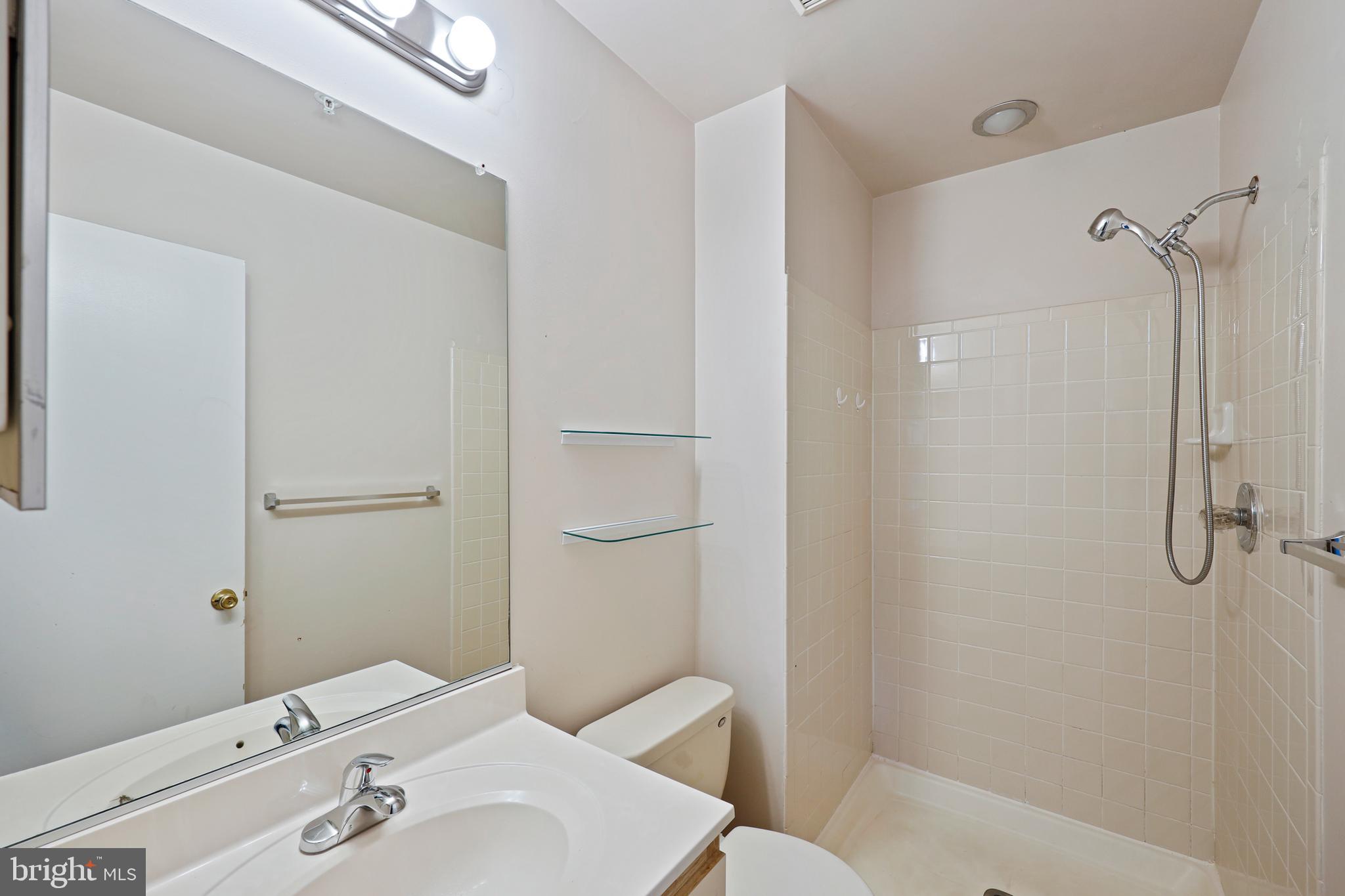 ROBIN MEADOWS - Residential Lease