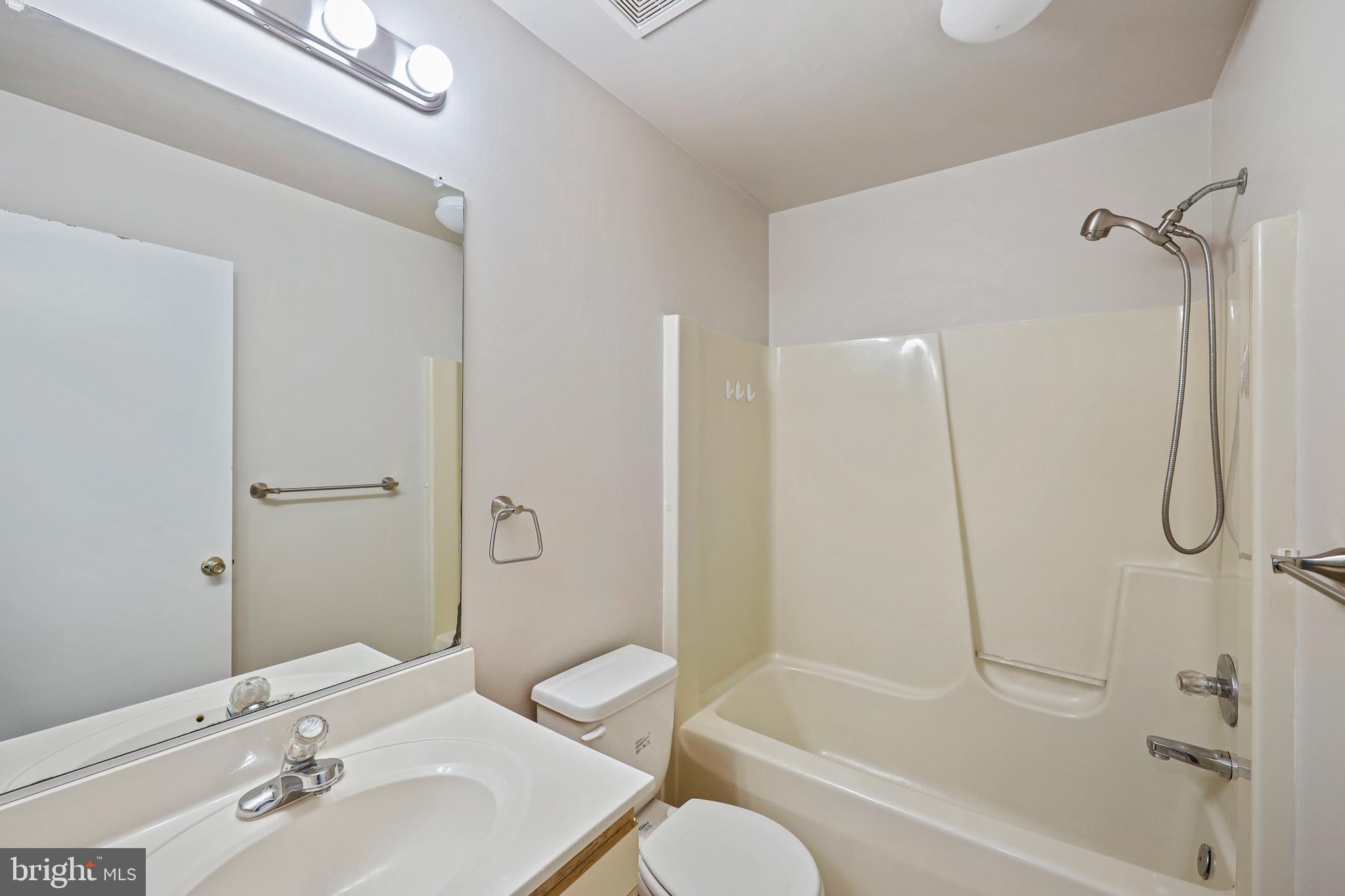 ROBIN MEADOWS - Residential Lease