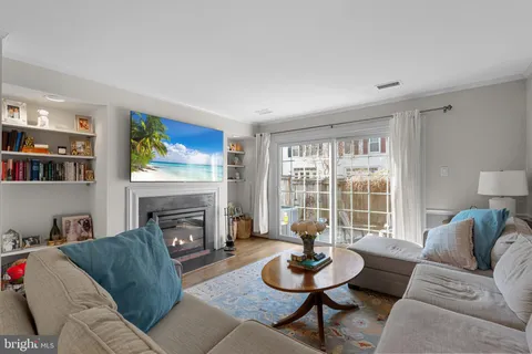 416 W Glebe Rd, Alexandria, VA 22305 - MLS#: VAAX2042112