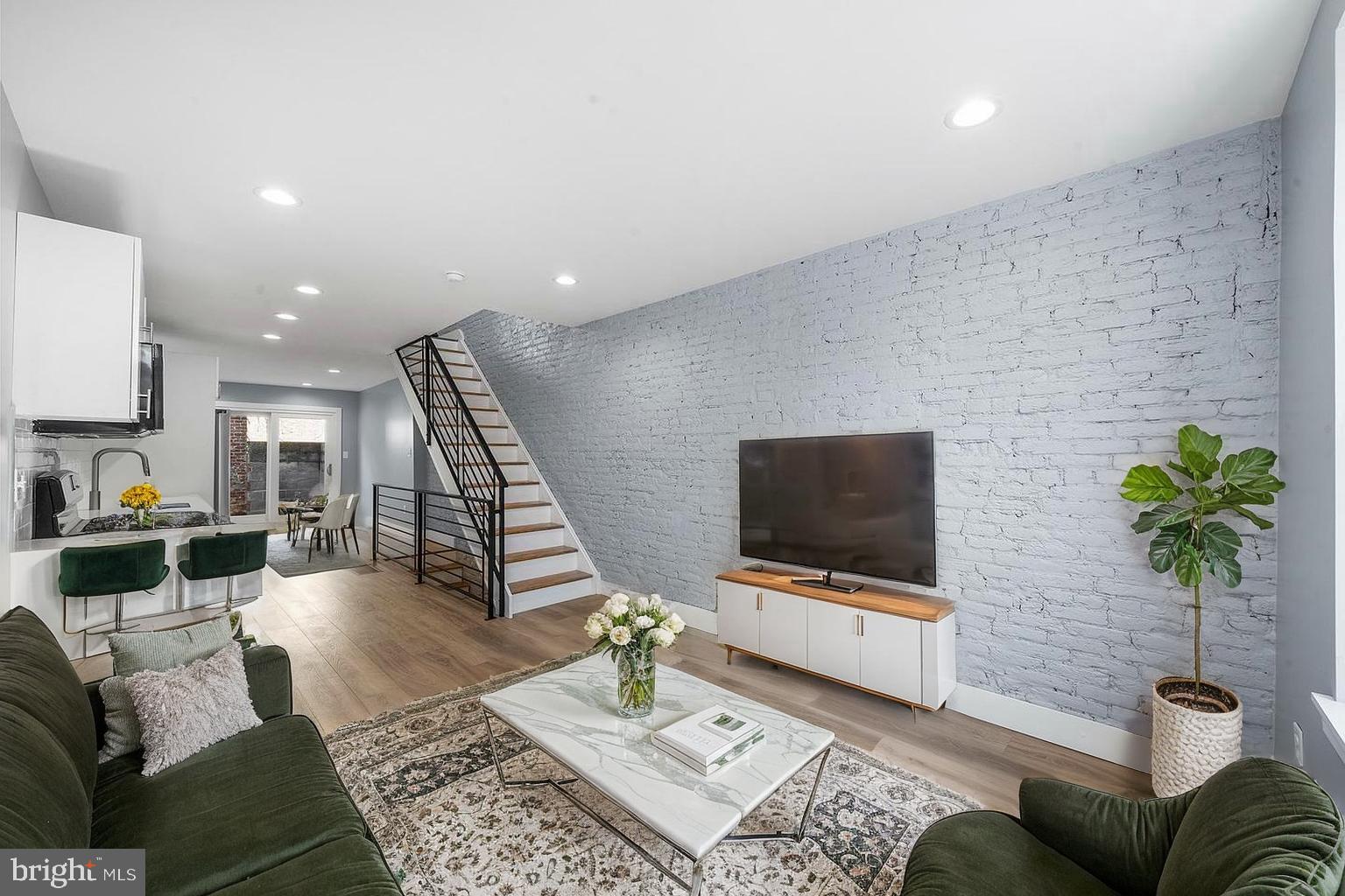 2228 CORAL STREET