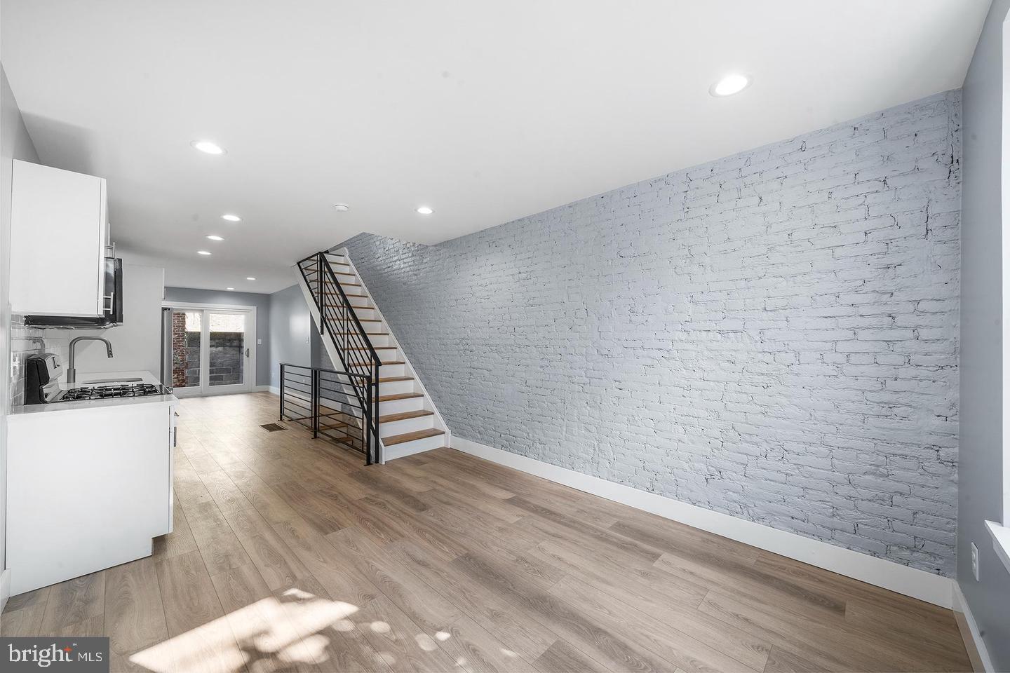 2228 CORAL STREET