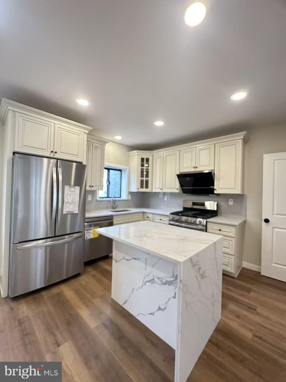 POINT BREEZE - Residential