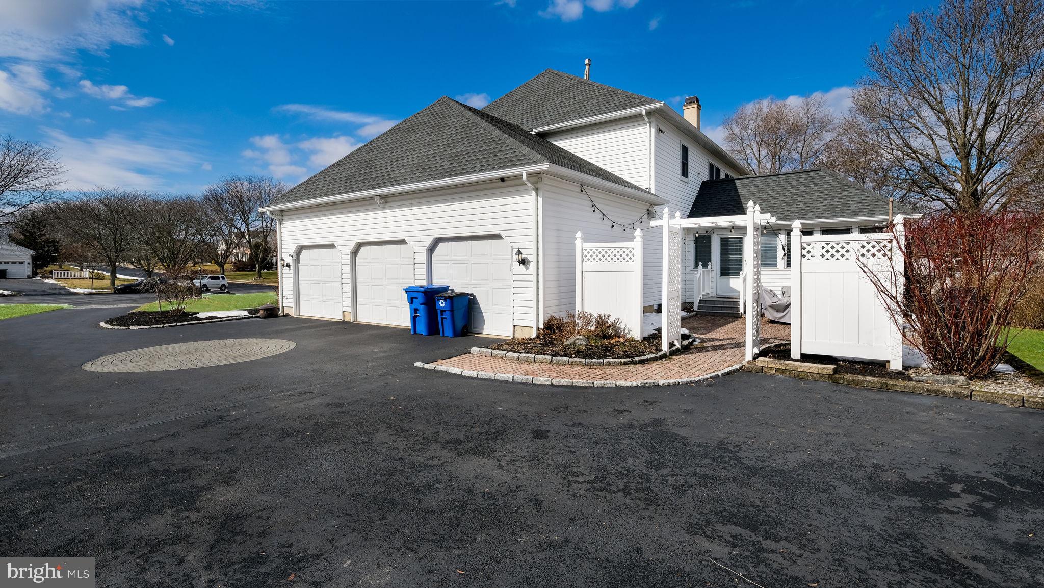 THORNBURY HUNT - Residential