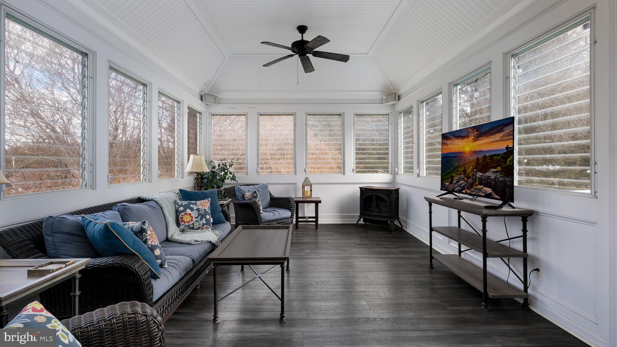 THORNBURY HUNT - Residential