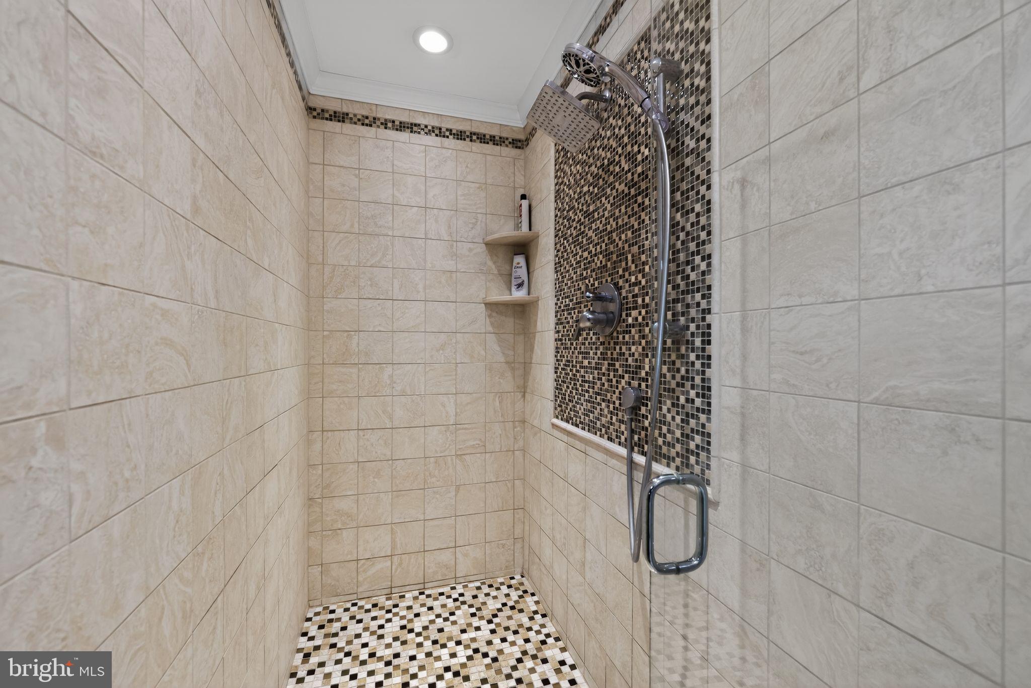 THORNBURY HUNT - Residential