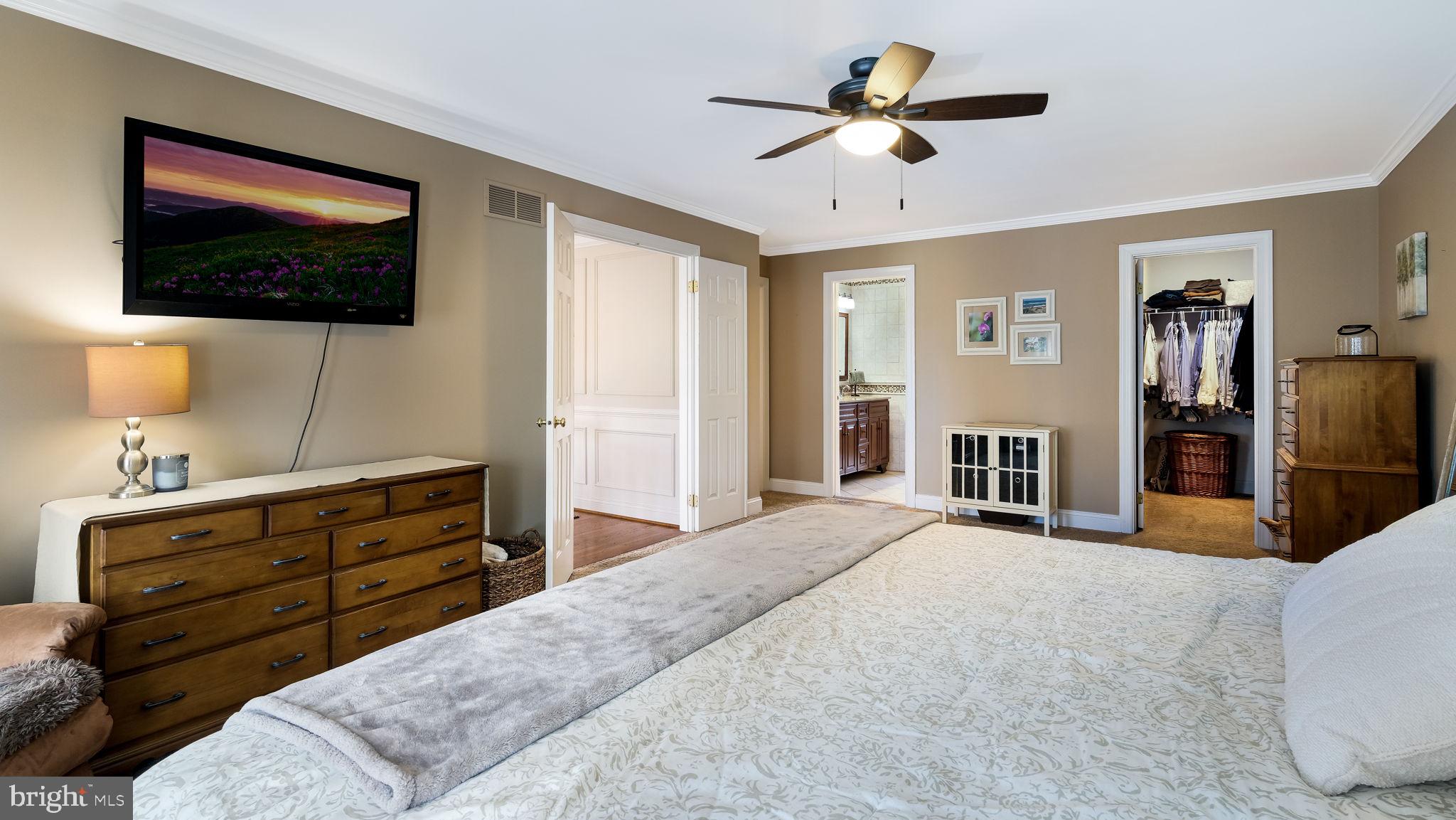 THORNBURY HUNT - Residential