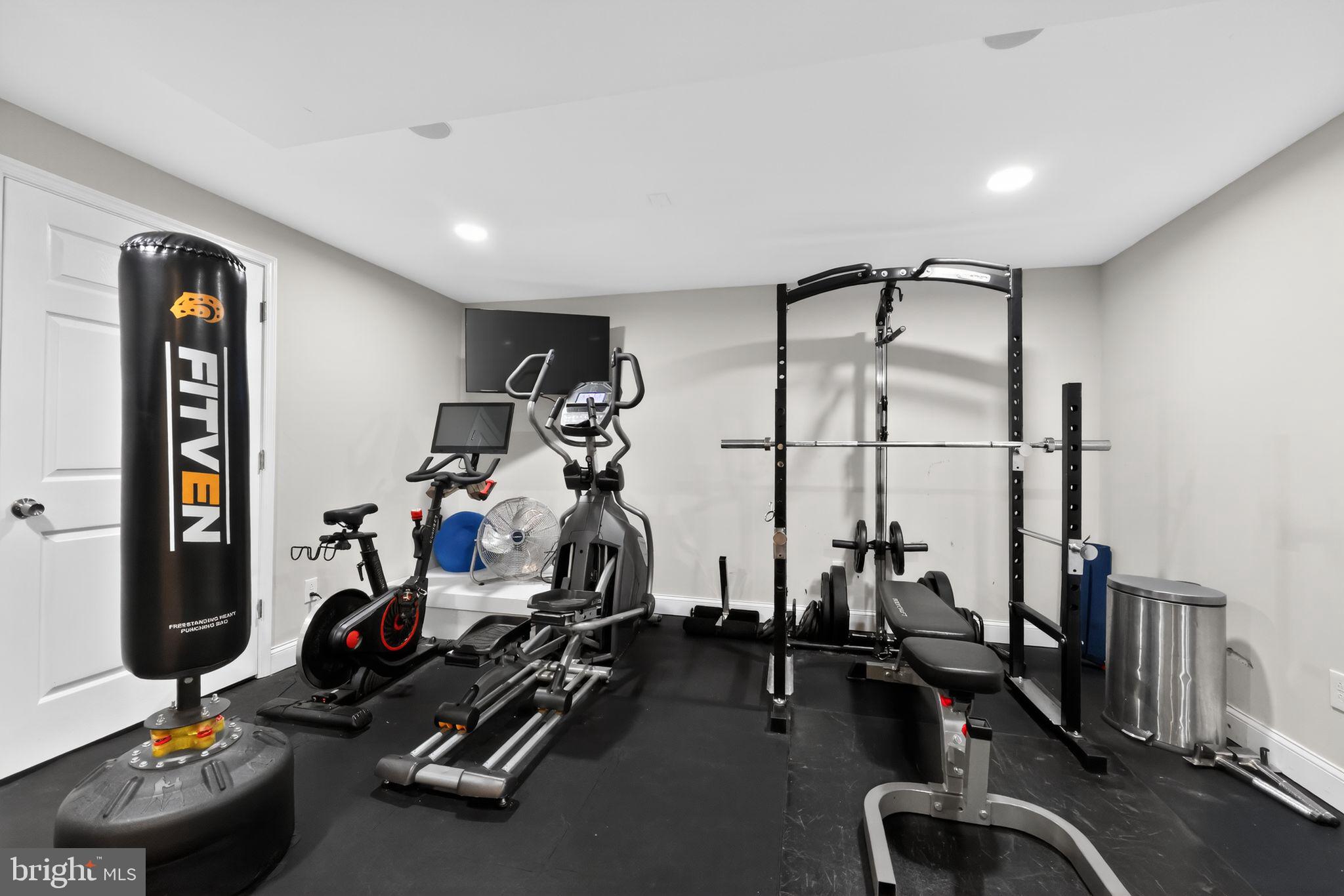 THORNBURY HUNT - Residential