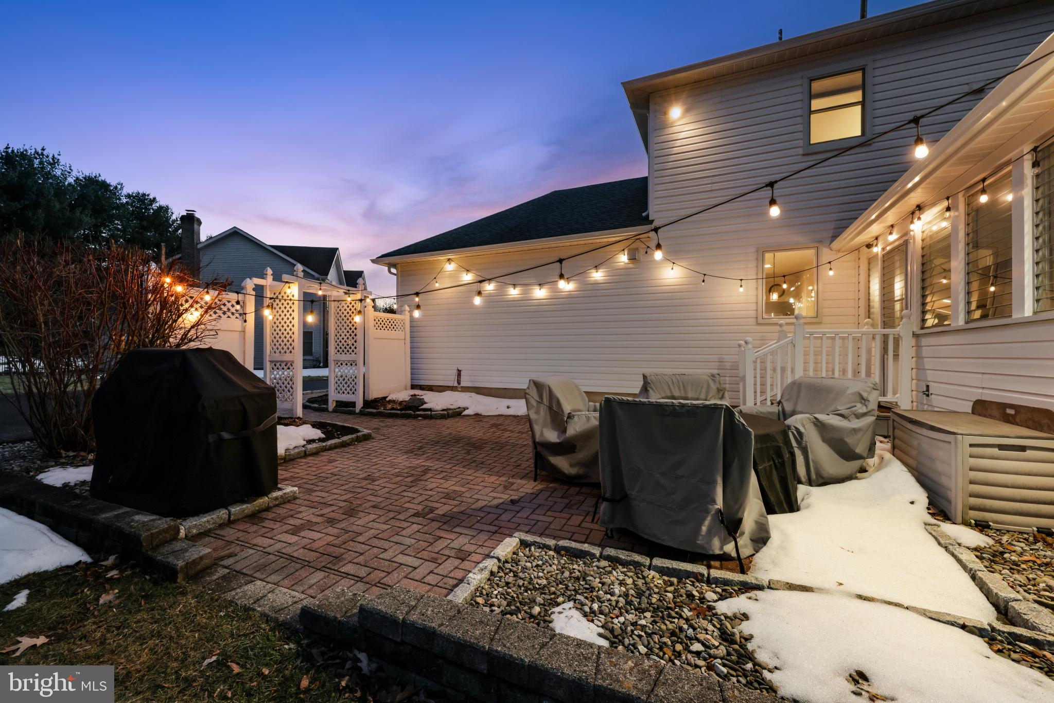 THORNBURY HUNT - Residential