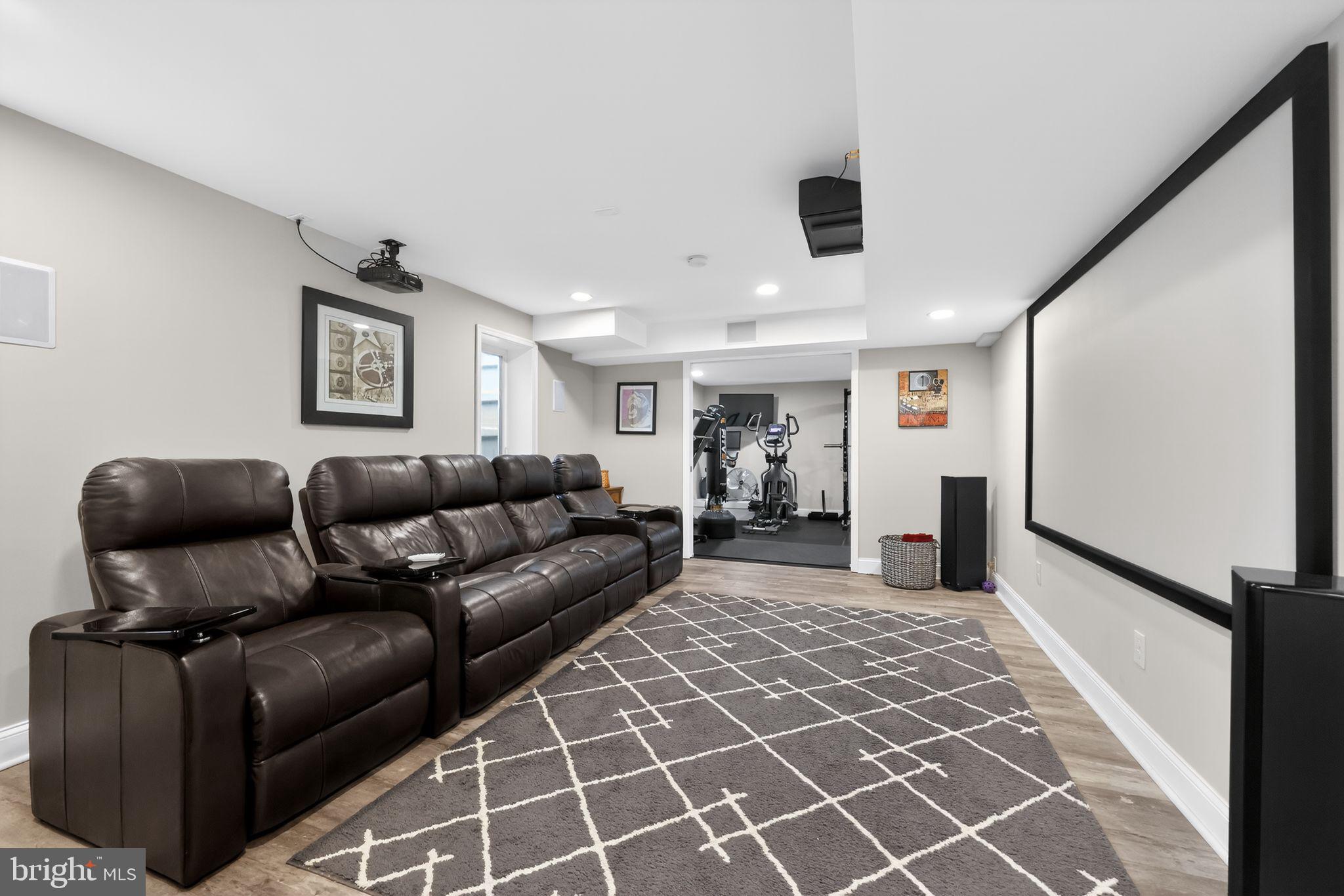 THORNBURY HUNT - Residential