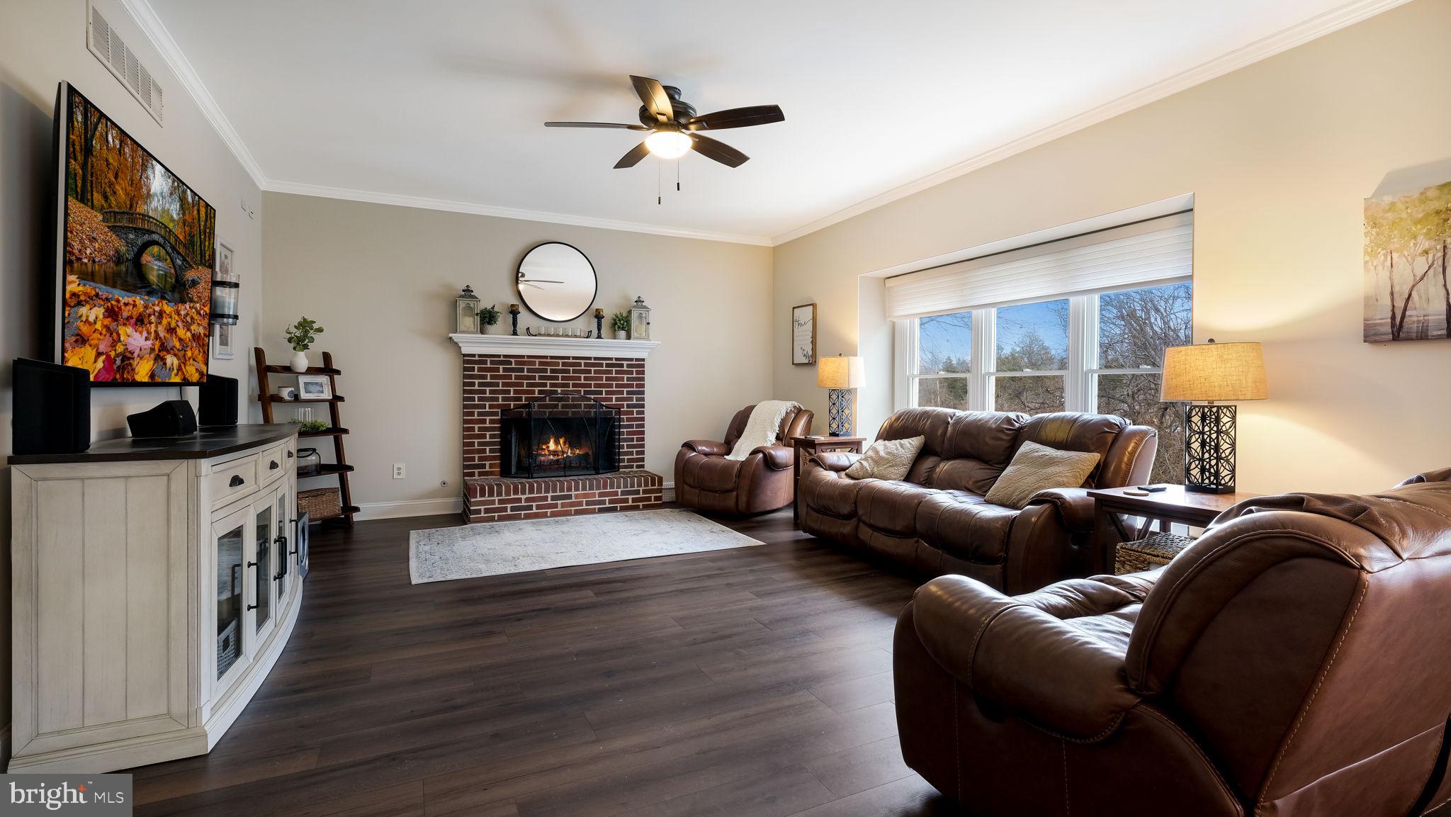 THORNBURY HUNT - Residential