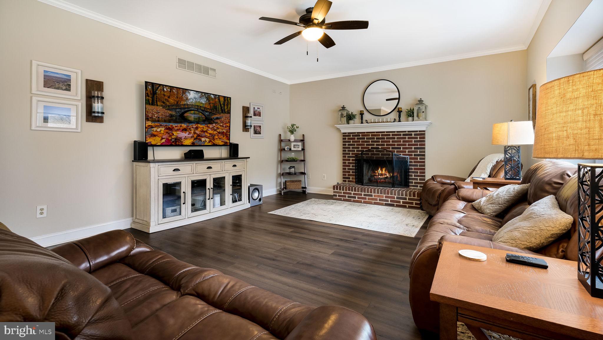 THORNBURY HUNT - Residential