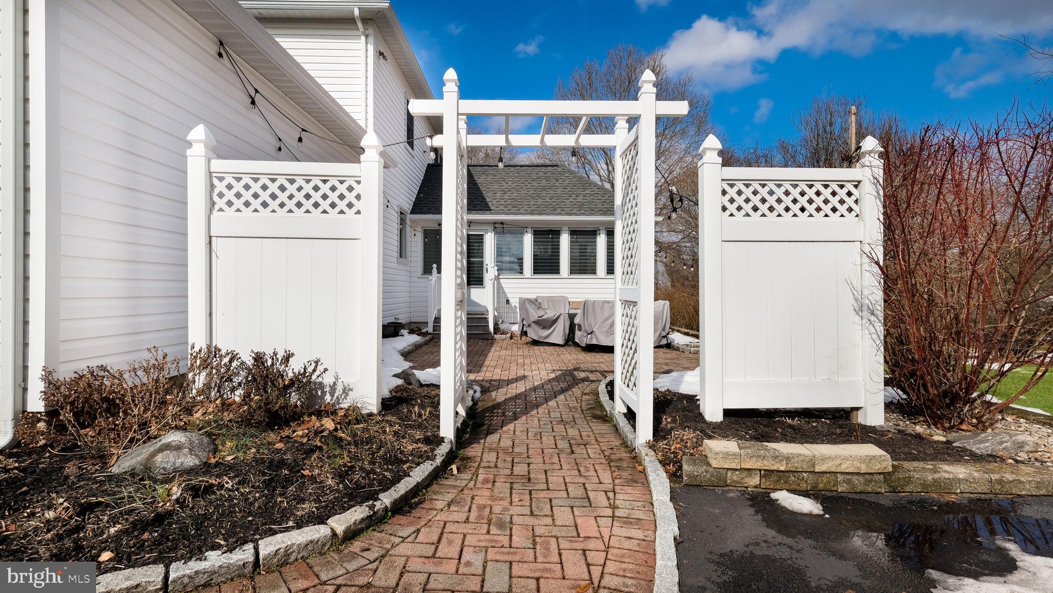 THORNBURY HUNT - Residential