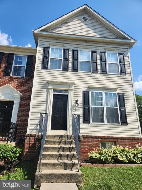 Townhouse For Sale - 525 Ellison Court<br/> FREDERICK, MD 21703