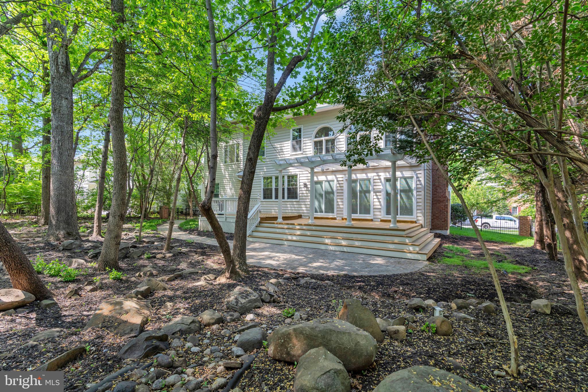 RESTON - Residential