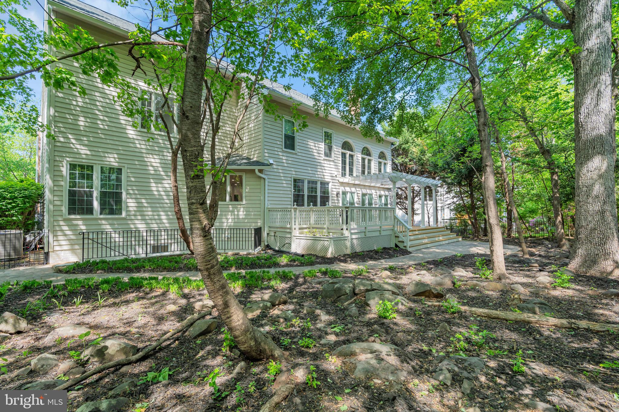 RESTON - Residential
