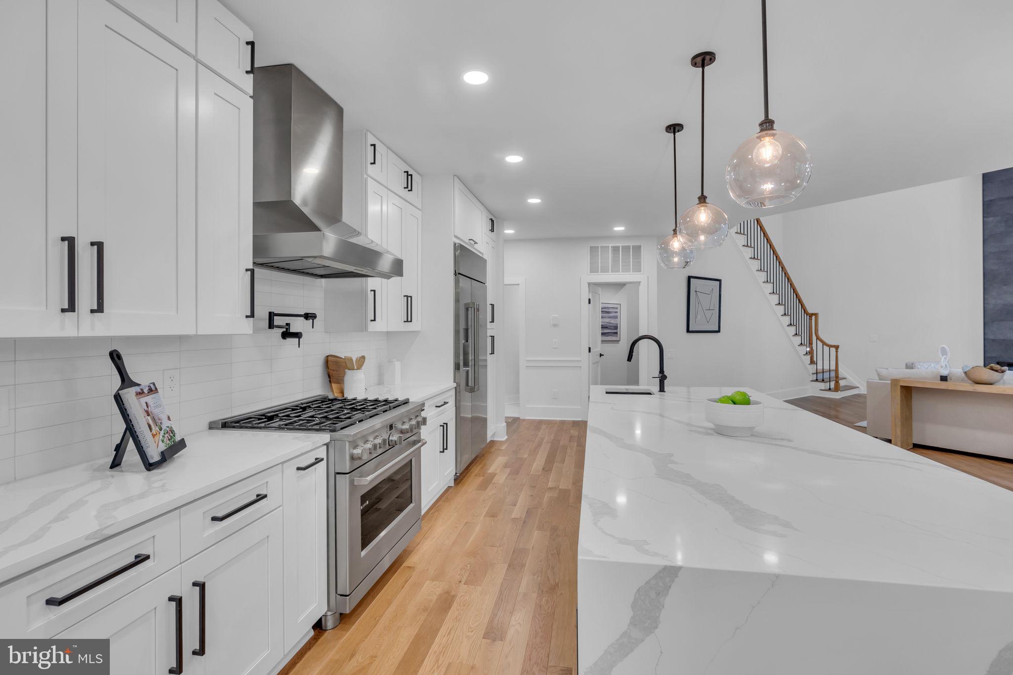 RESTON - Residential