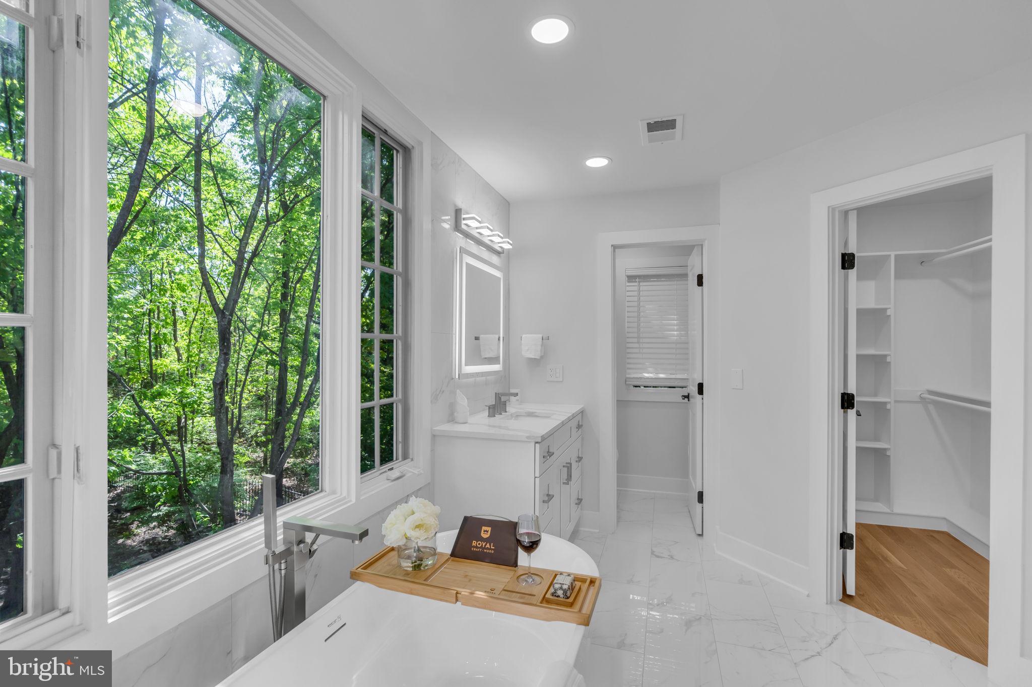 RESTON - Residential