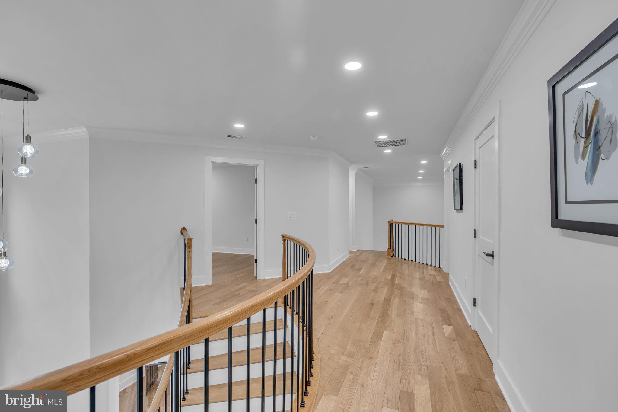 RESTON - Residential
