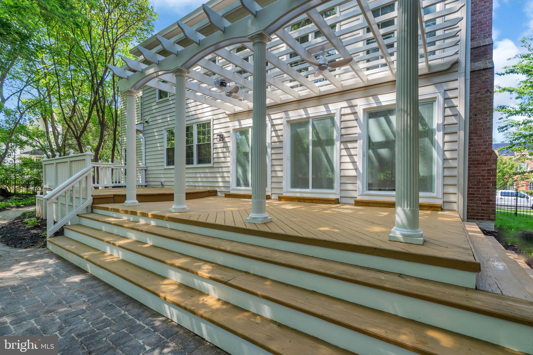 RESTON - Residential