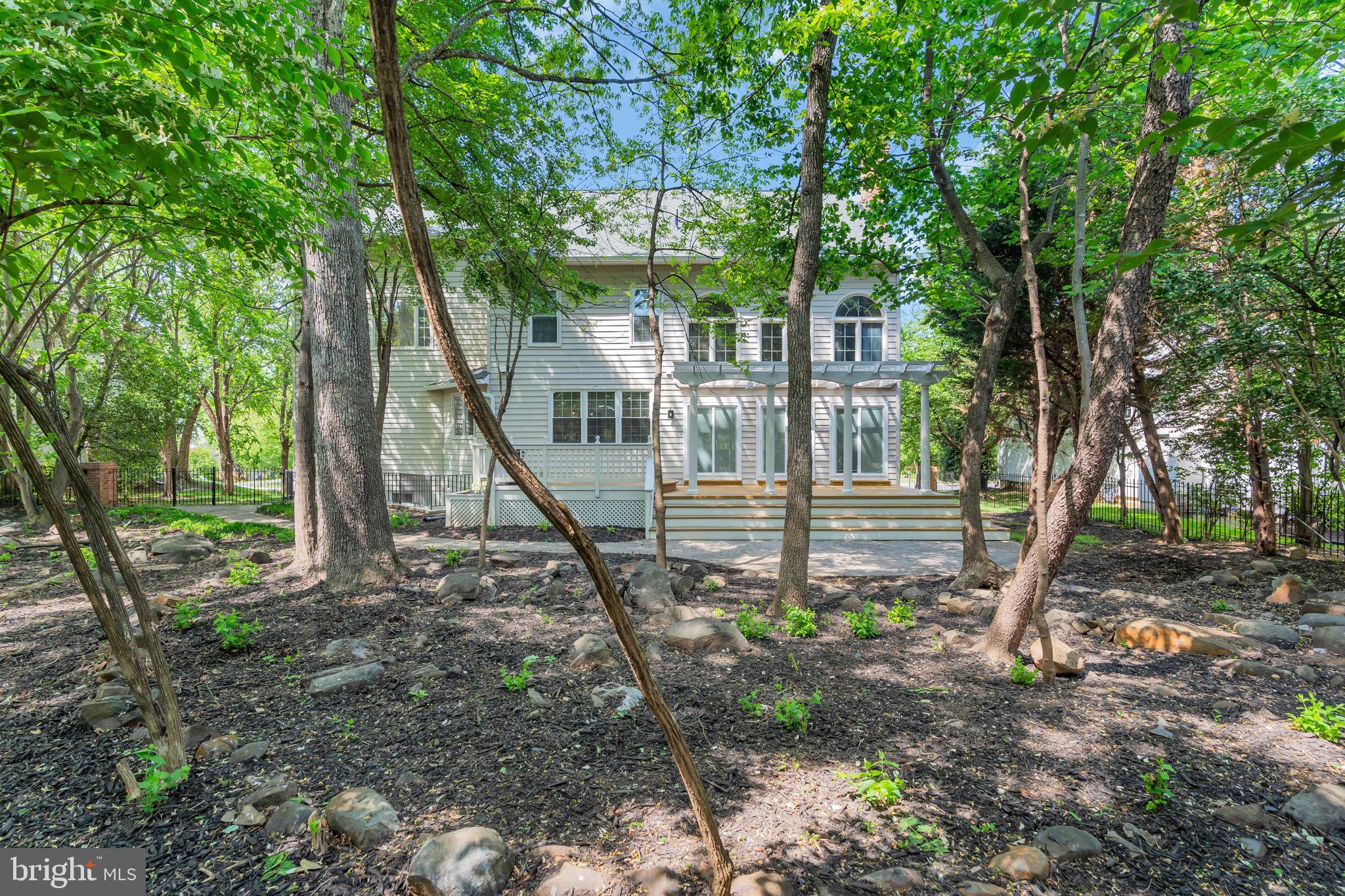 RESTON - Residential