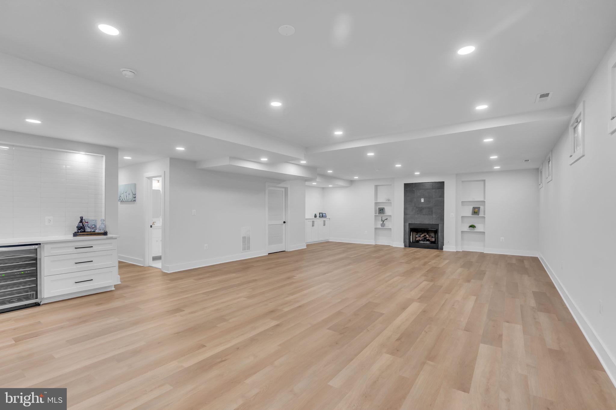 RESTON - Residential