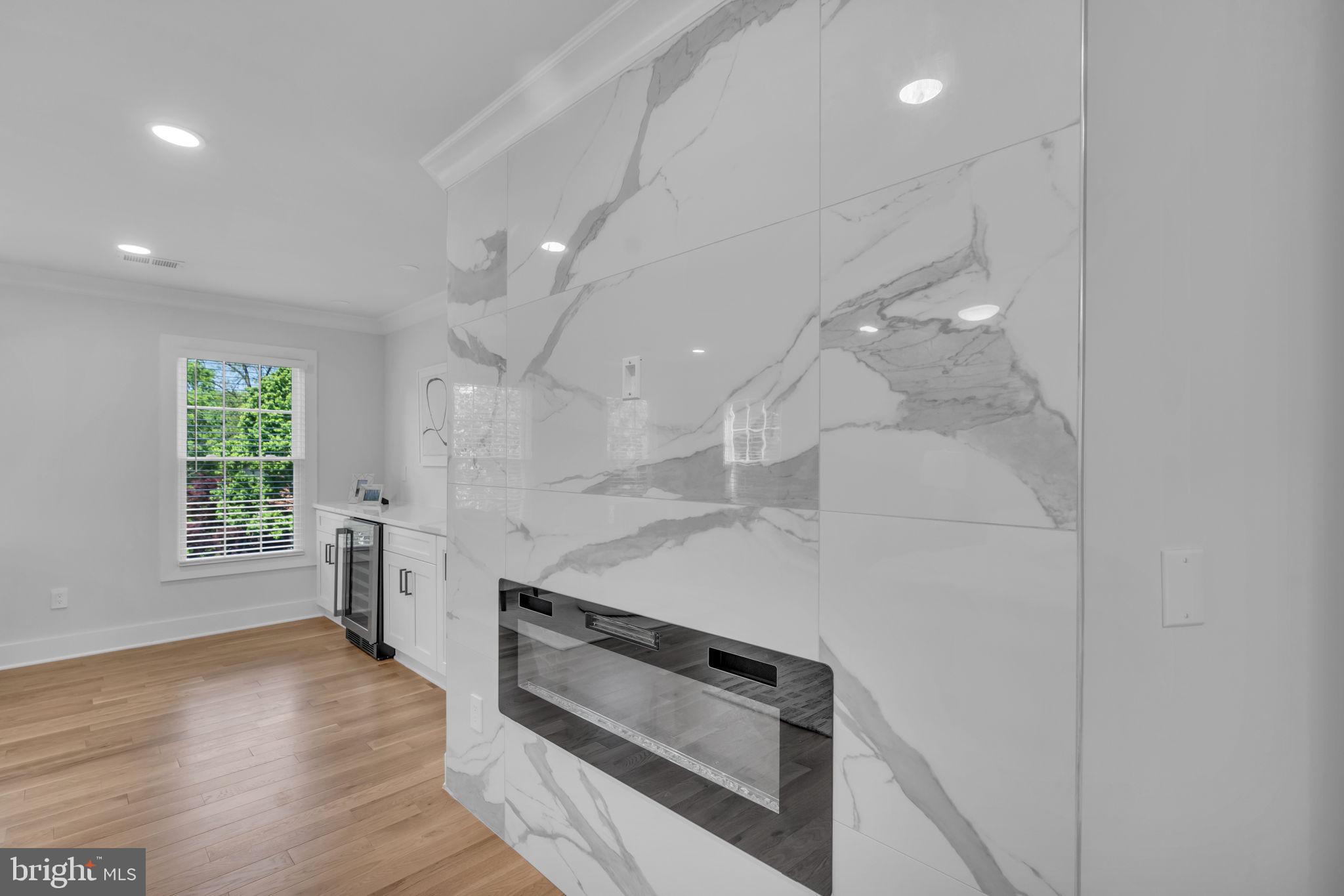 RESTON - Residential