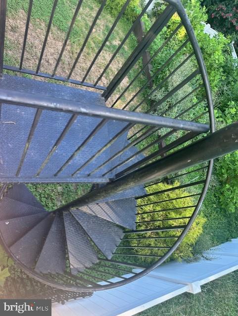 CONSTANT FRIENDSHIP - Residential Lease